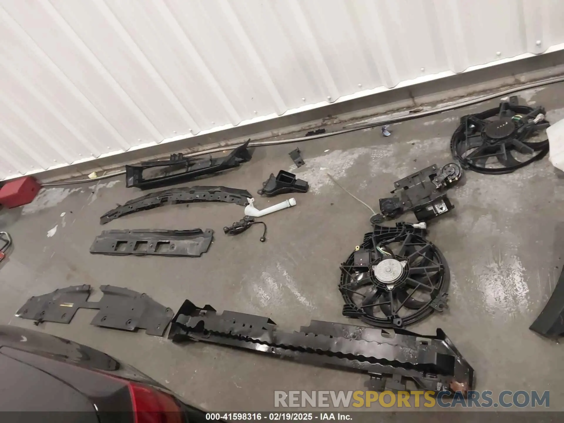 18 Photograph of a damaged car 1N4BL4EV1KC162190 NISSAN ALTIMA 2019