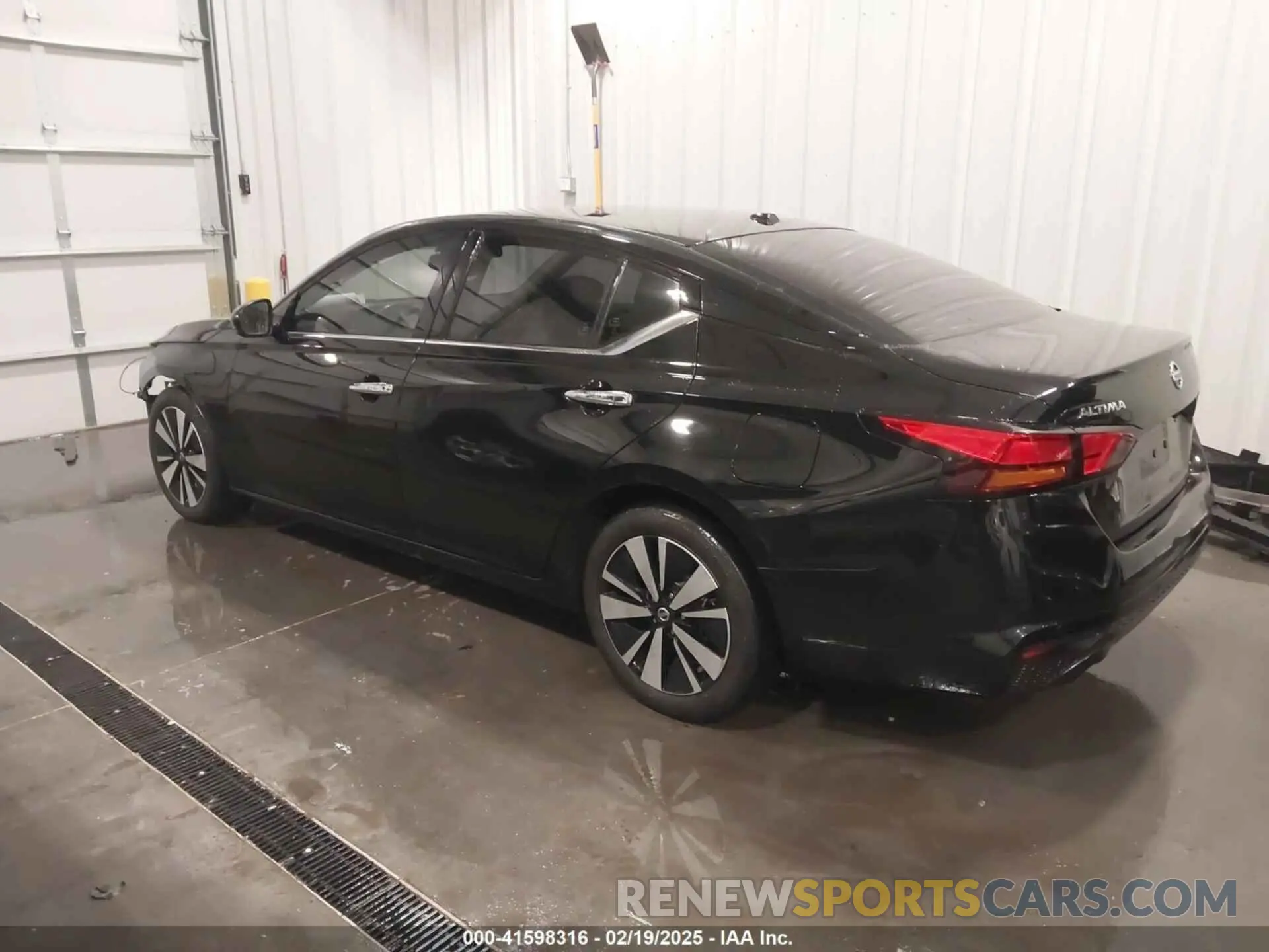 3 Photograph of a damaged car 1N4BL4EV1KC162190 NISSAN ALTIMA 2019