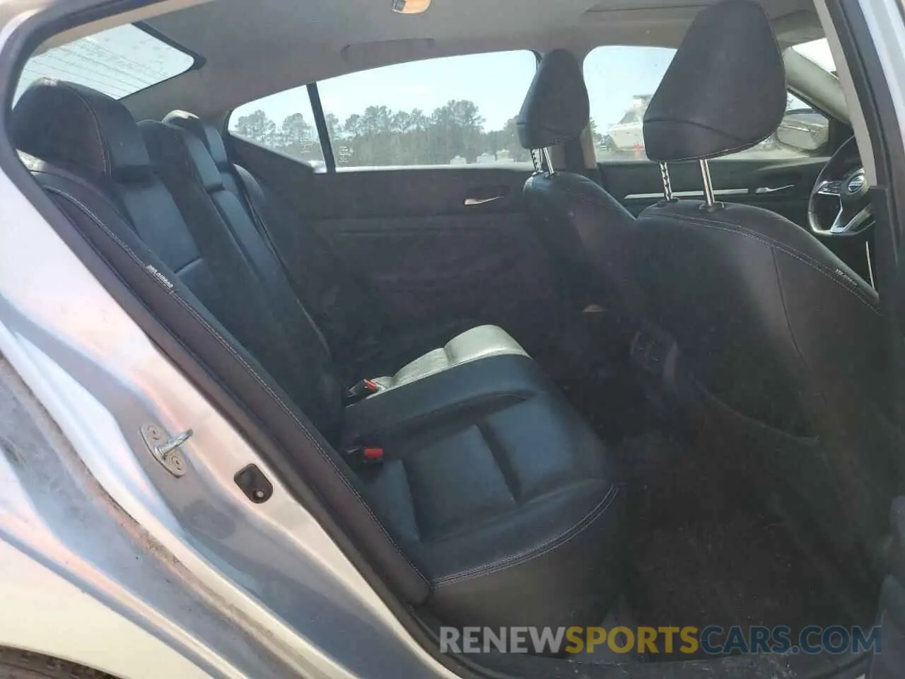 10 Photograph of a damaged car 1N4BL4EV1KC218032 NISSAN ALTIMA 2019