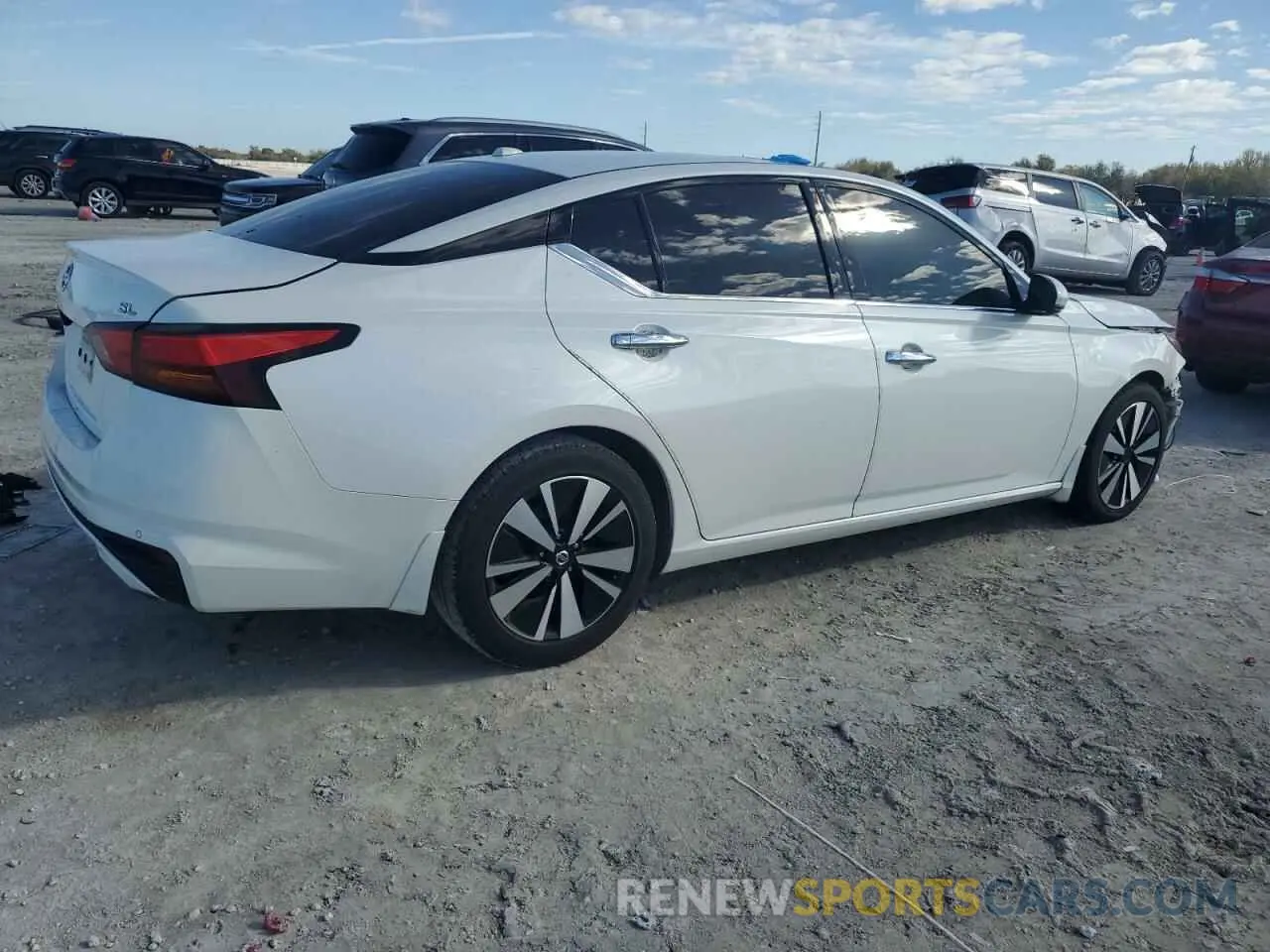 3 Photograph of a damaged car 1N4BL4EV2KC131658 NISSAN ALTIMA 2019