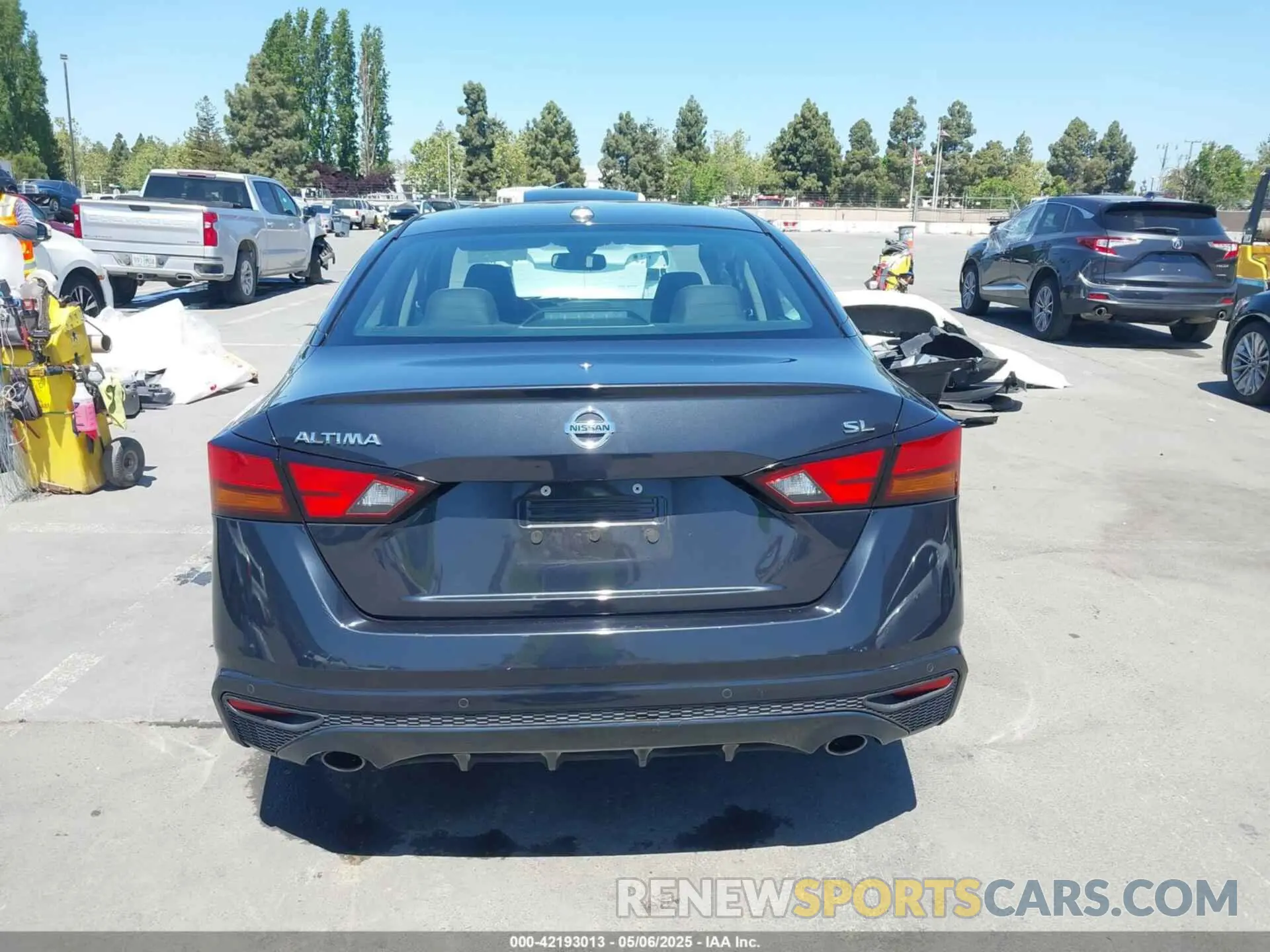 16 Photograph of a damaged car 1N4BL4EV3KC129191 NISSAN ALTIMA 2019