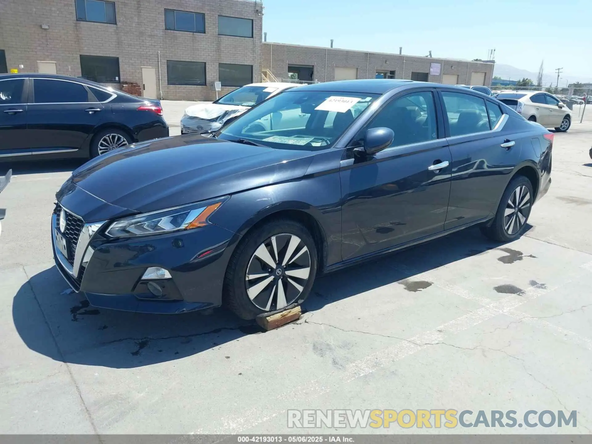 2 Photograph of a damaged car 1N4BL4EV3KC129191 NISSAN ALTIMA 2019