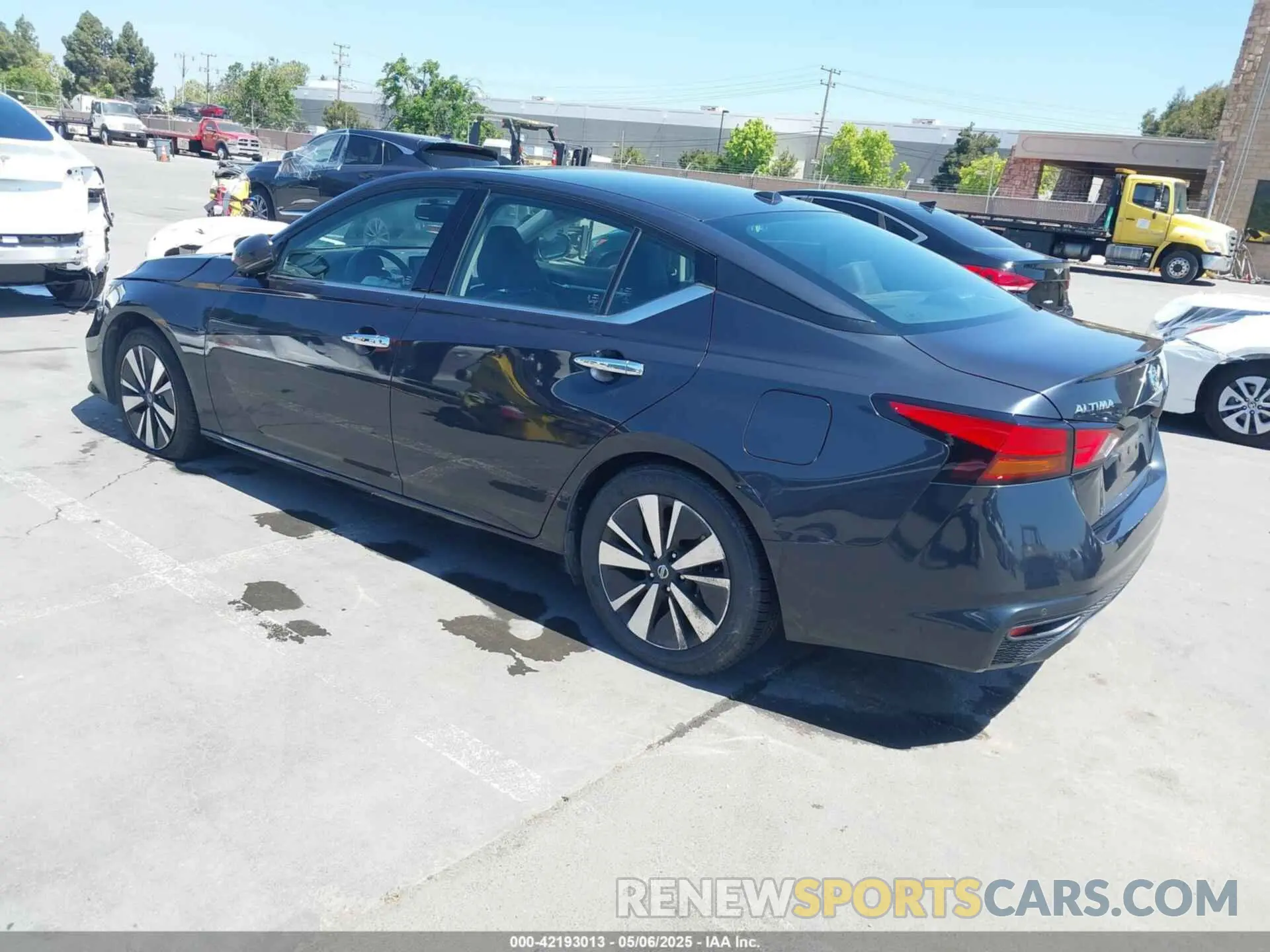 3 Photograph of a damaged car 1N4BL4EV3KC129191 NISSAN ALTIMA 2019