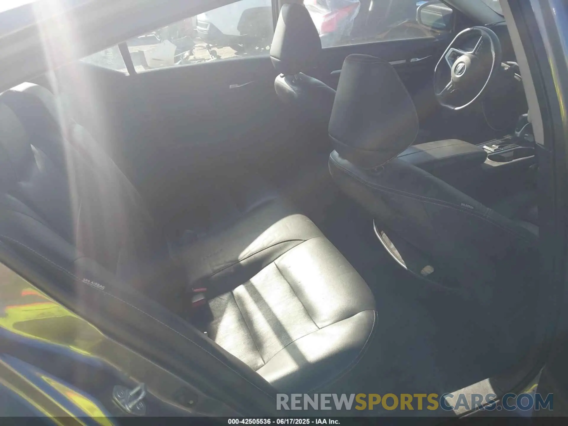 8 Photograph of a damaged car 1N4BL4EV3KC173563 NISSAN ALTIMA 2019