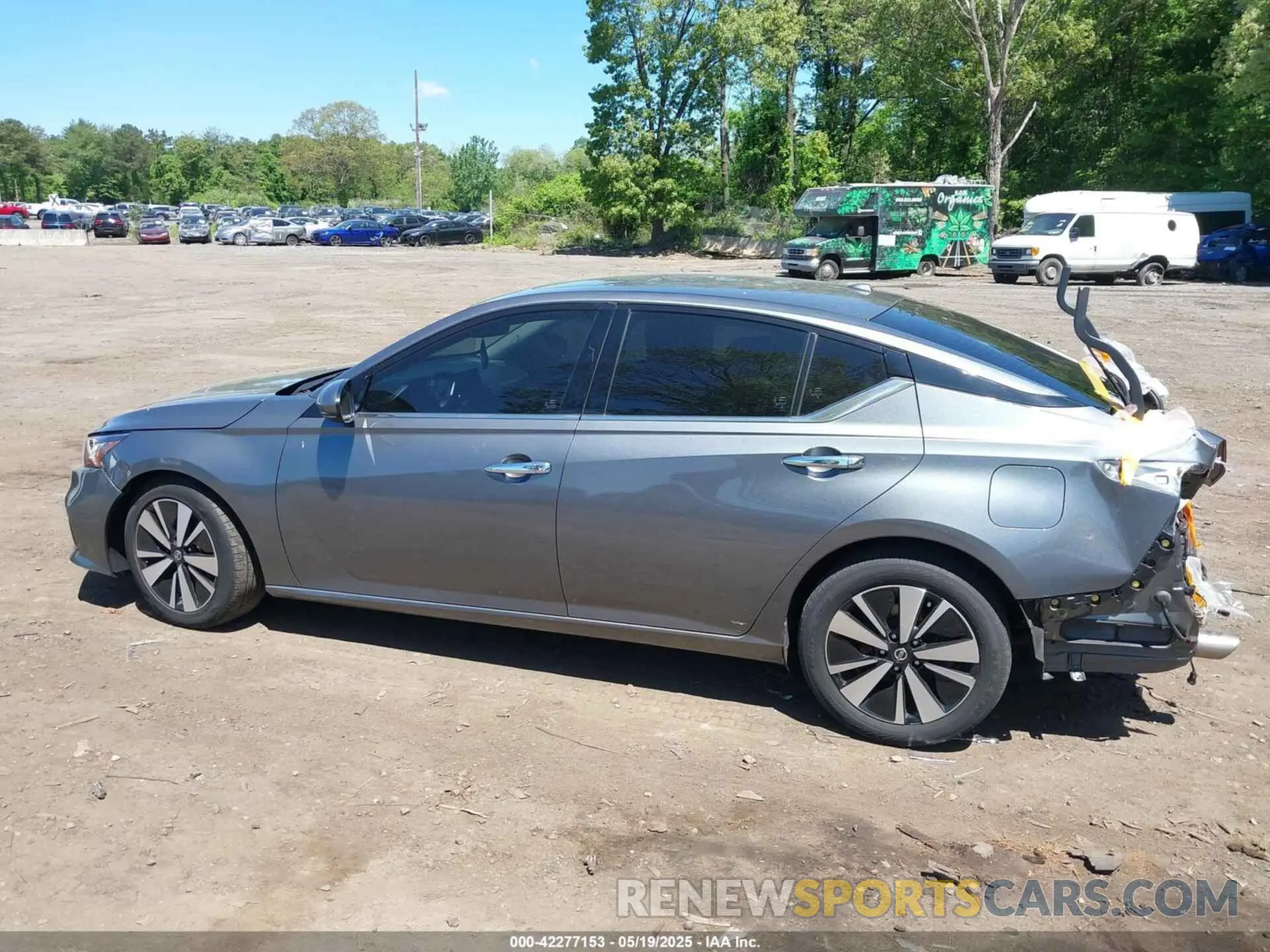 14 Photograph of a damaged car 1N4BL4EV3KC188239 NISSAN ALTIMA 2019