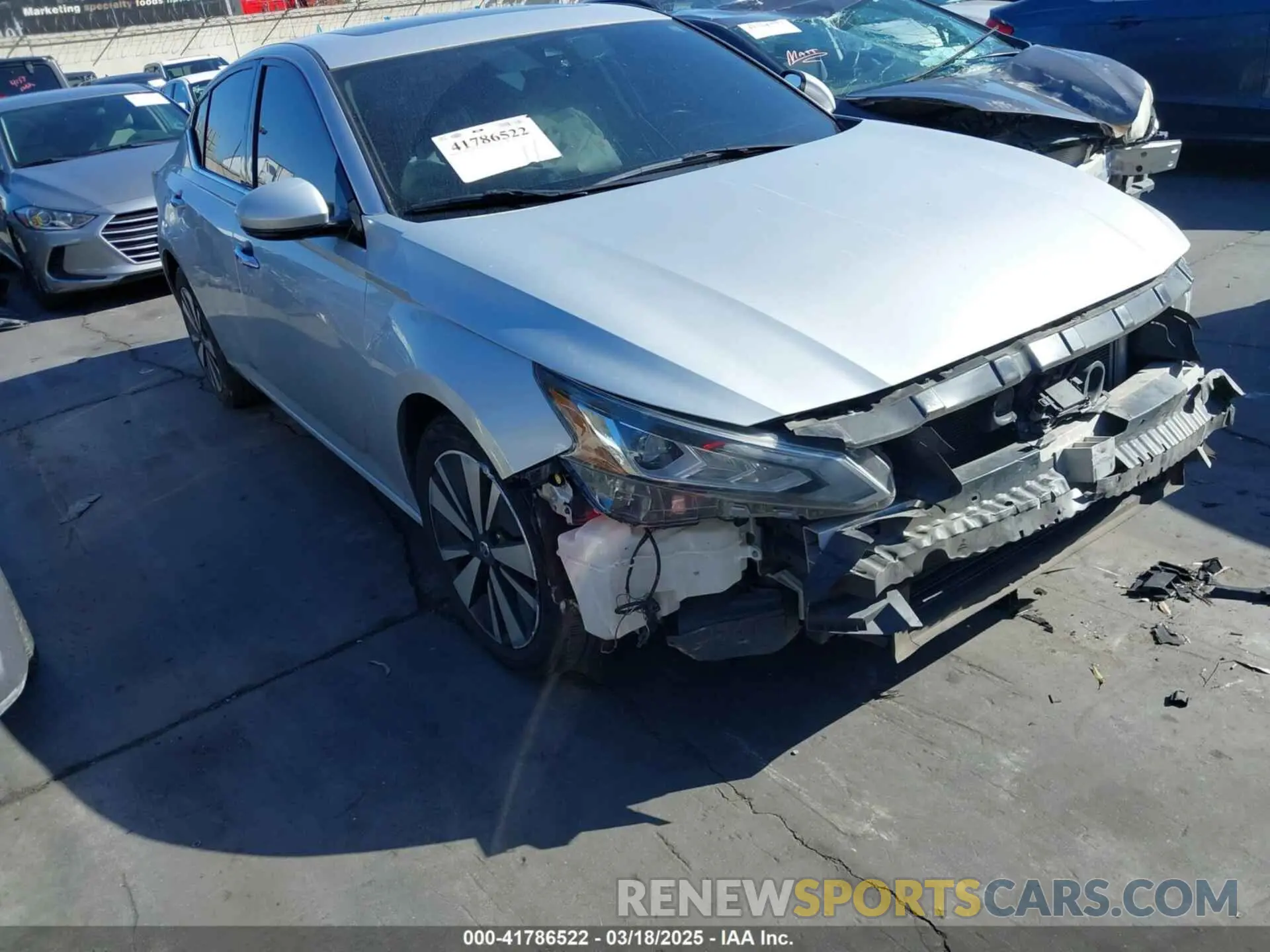 1 Photograph of a damaged car 1N4BL4EV3KC230490 NISSAN ALTIMA 2019