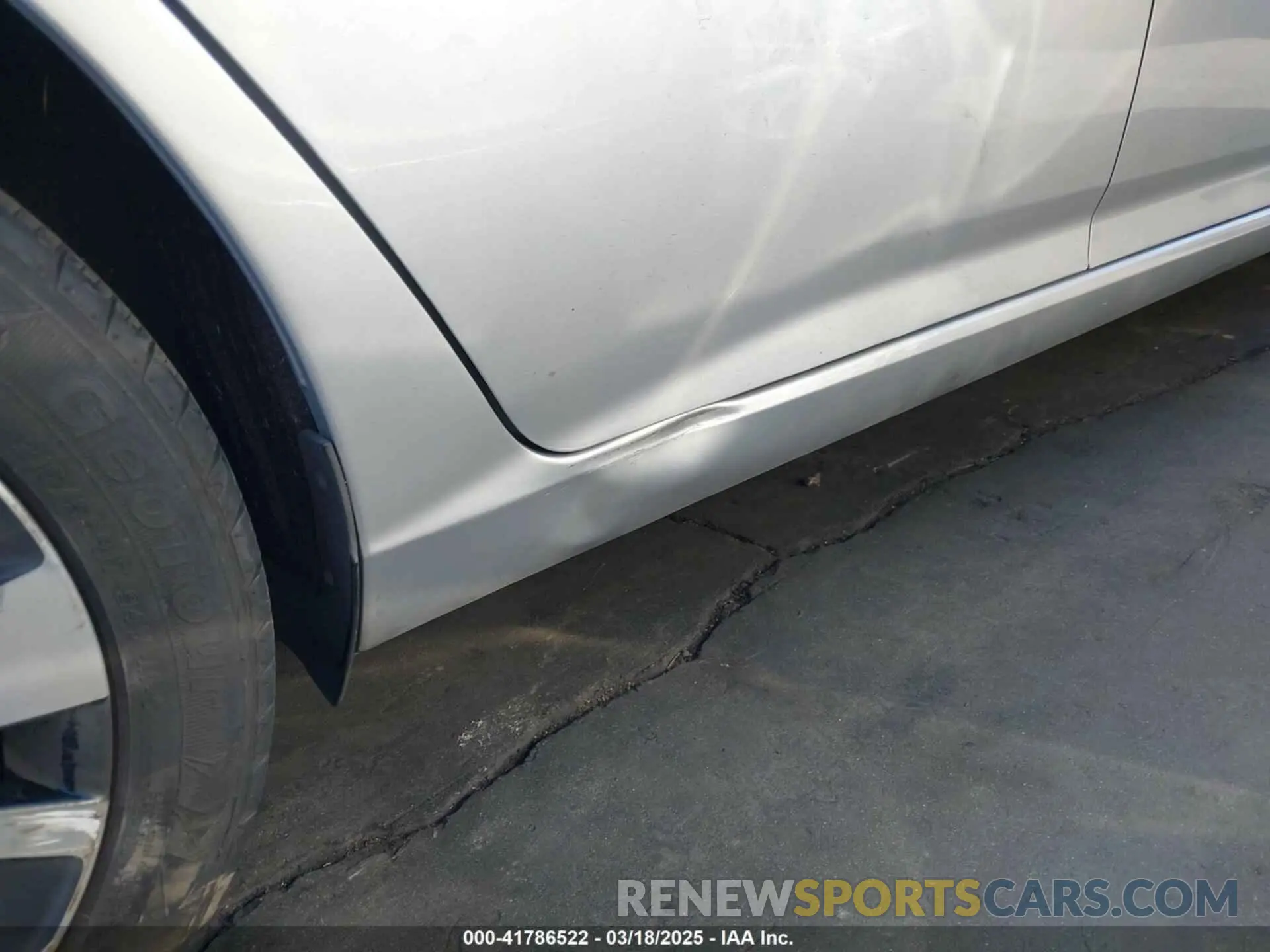 17 Photograph of a damaged car 1N4BL4EV3KC230490 NISSAN ALTIMA 2019