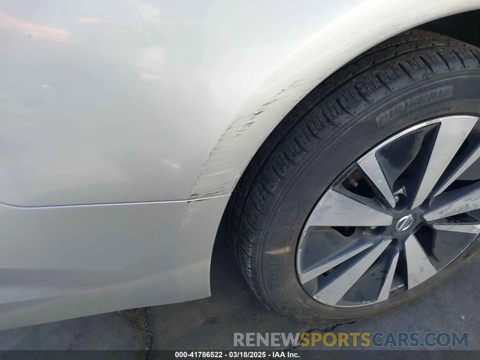 19 Photograph of a damaged car 1N4BL4EV3KC230490 NISSAN ALTIMA 2019
