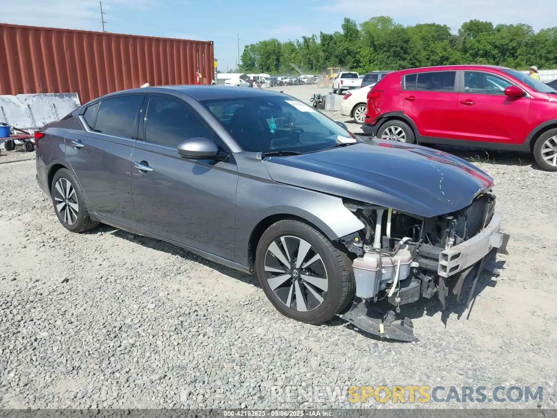 1 Photograph of a damaged car 1N4BL4EV4KC189223 NISSAN ALTIMA 2019
