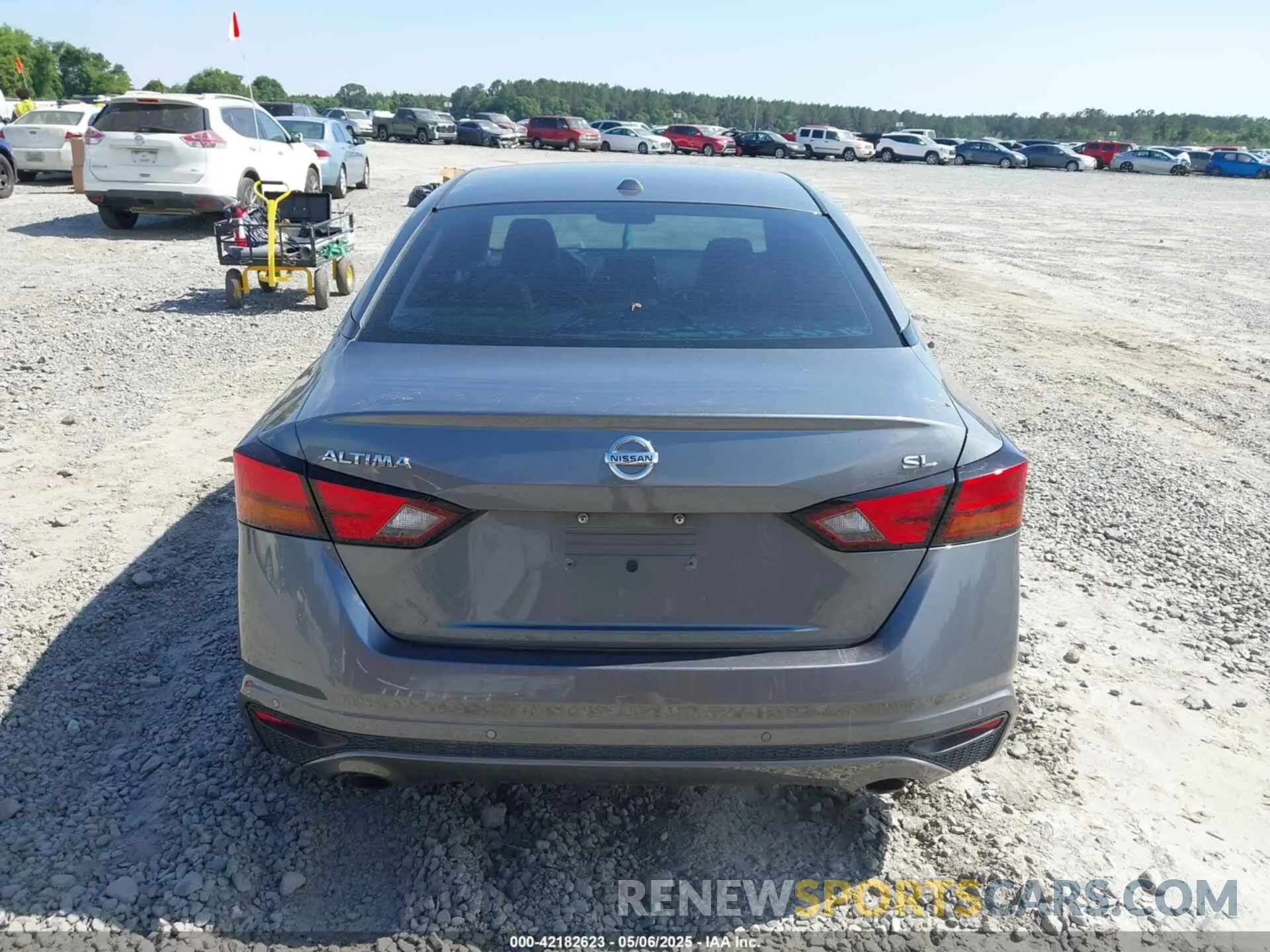 16 Photograph of a damaged car 1N4BL4EV4KC189223 NISSAN ALTIMA 2019