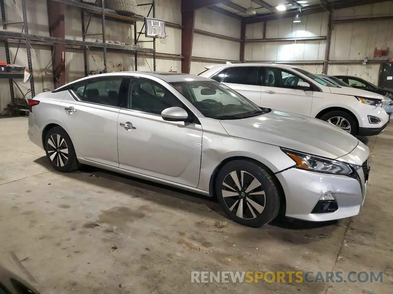 4 Photograph of a damaged car 1N4BL4EV5KC116006 NISSAN ALTIMA 2019