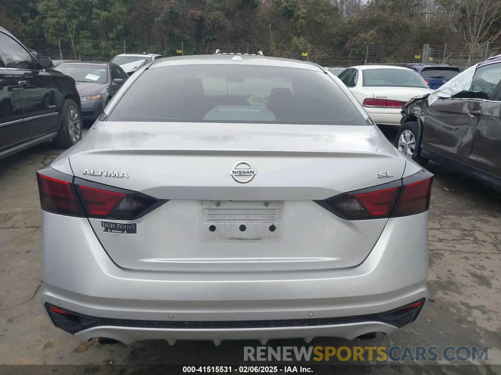 15 Photograph of a damaged car 1N4BL4EV5KC156392 NISSAN ALTIMA 2019