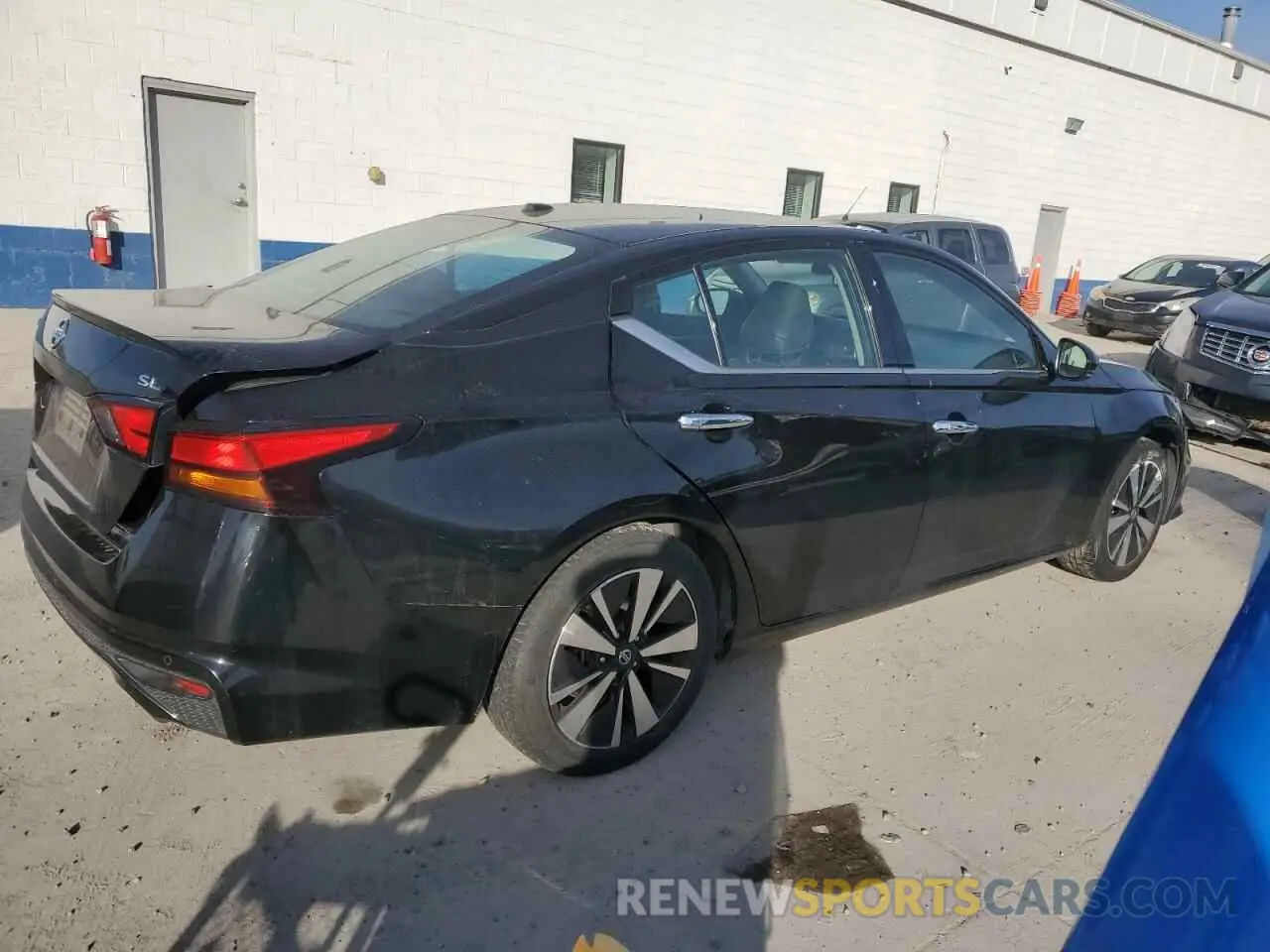 3 Photograph of a damaged car 1N4BL4EV5KC203694 NISSAN ALTIMA 2019