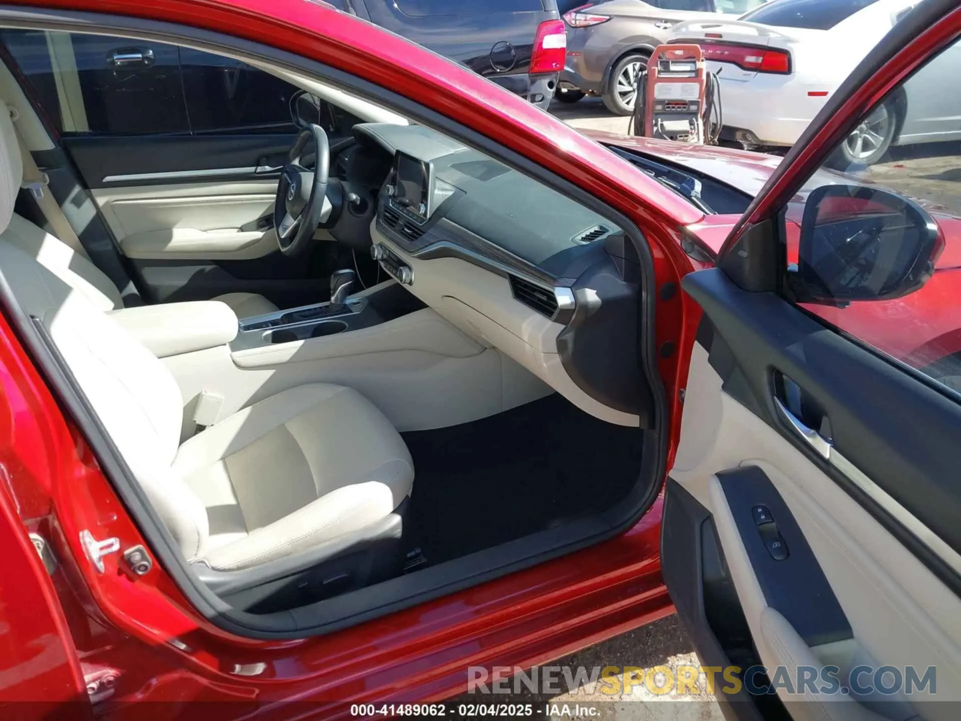 5 Photograph of a damaged car 1N4BL4EV6KC226062 NISSAN ALTIMA 2019