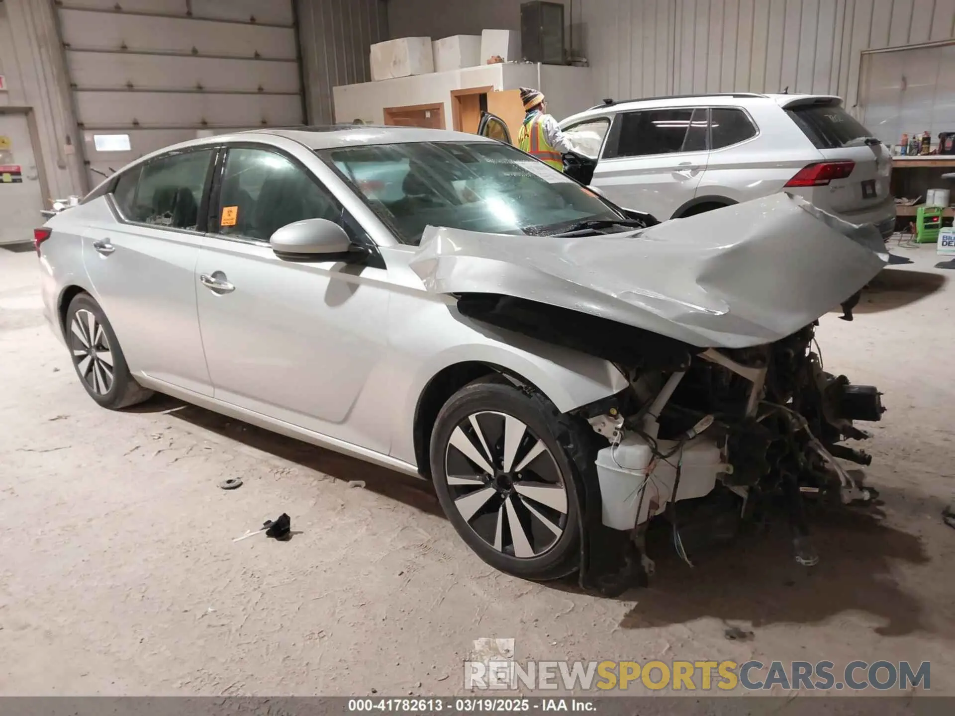 1 Фотография поврежденного автомобиля 1N4BL4EV6KC257425 NISSAN ALTIMA 2019