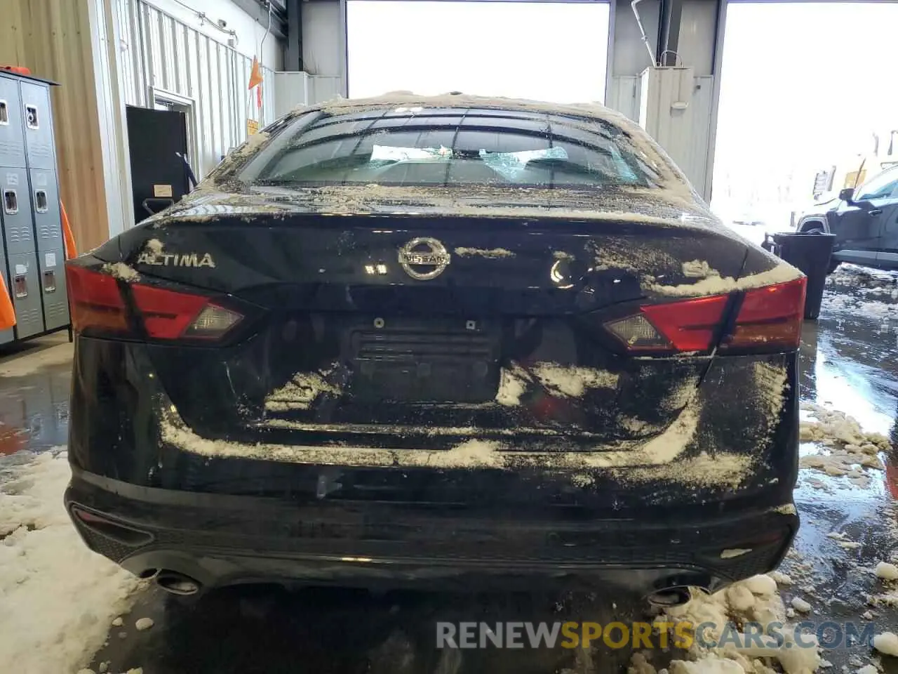 6 Photograph of a damaged car 1N4BL4EV6KC258252 NISSAN ALTIMA 2019