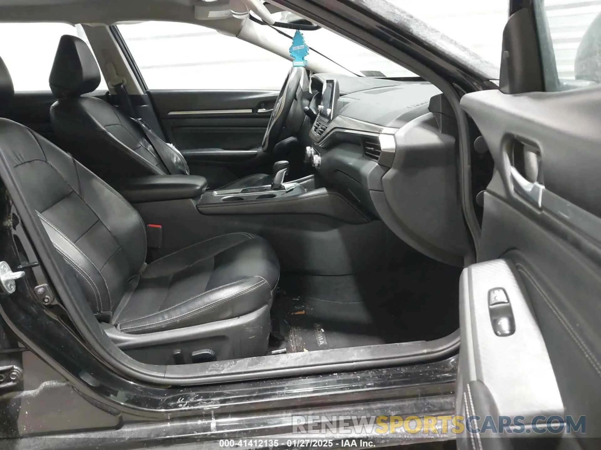 5 Photograph of a damaged car 1N4BL4EV7KC160184 NISSAN ALTIMA 2019