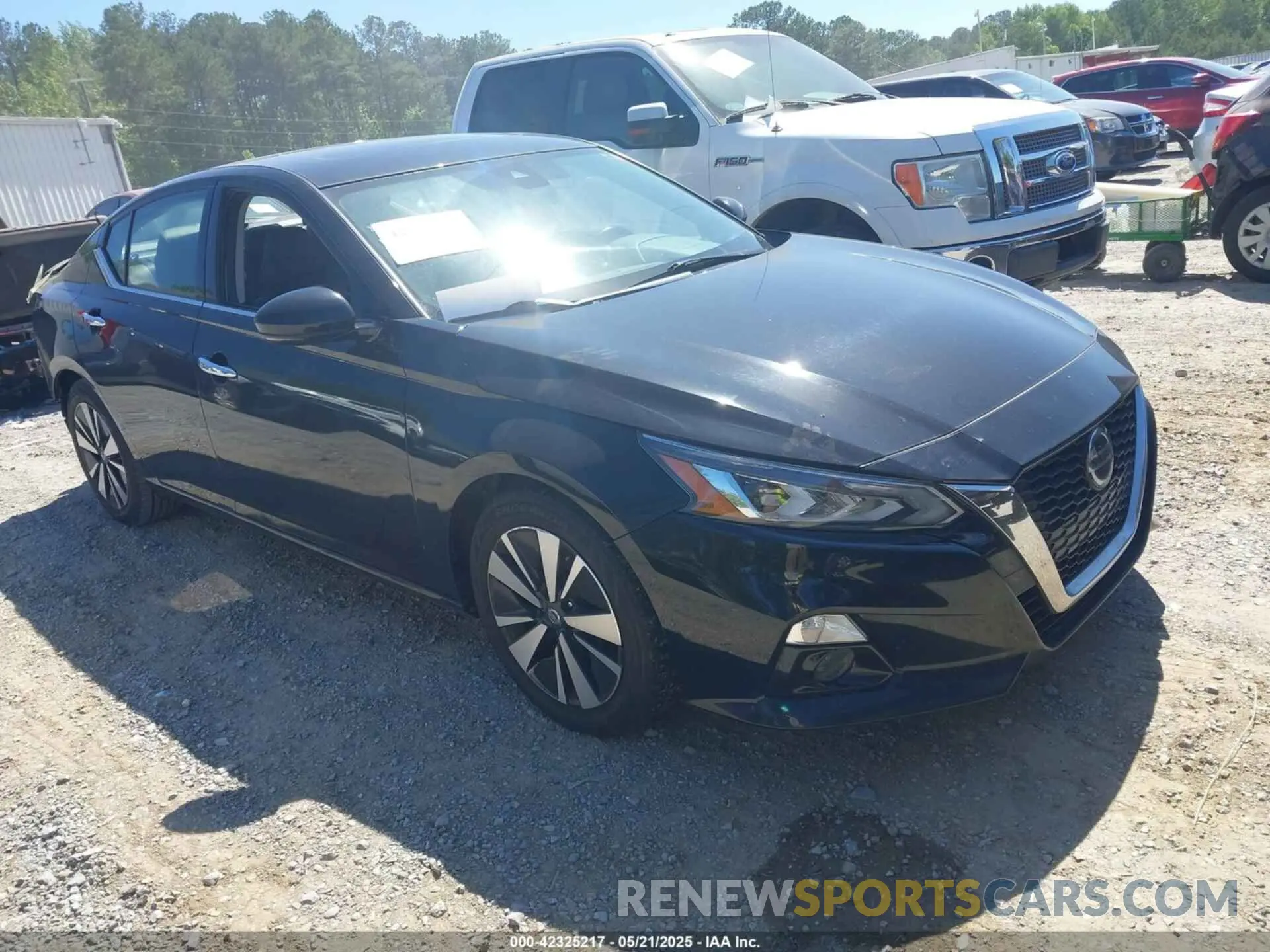 1 Photograph of a damaged car 1N4BL4EV7KC229536 NISSAN ALTIMA 2019