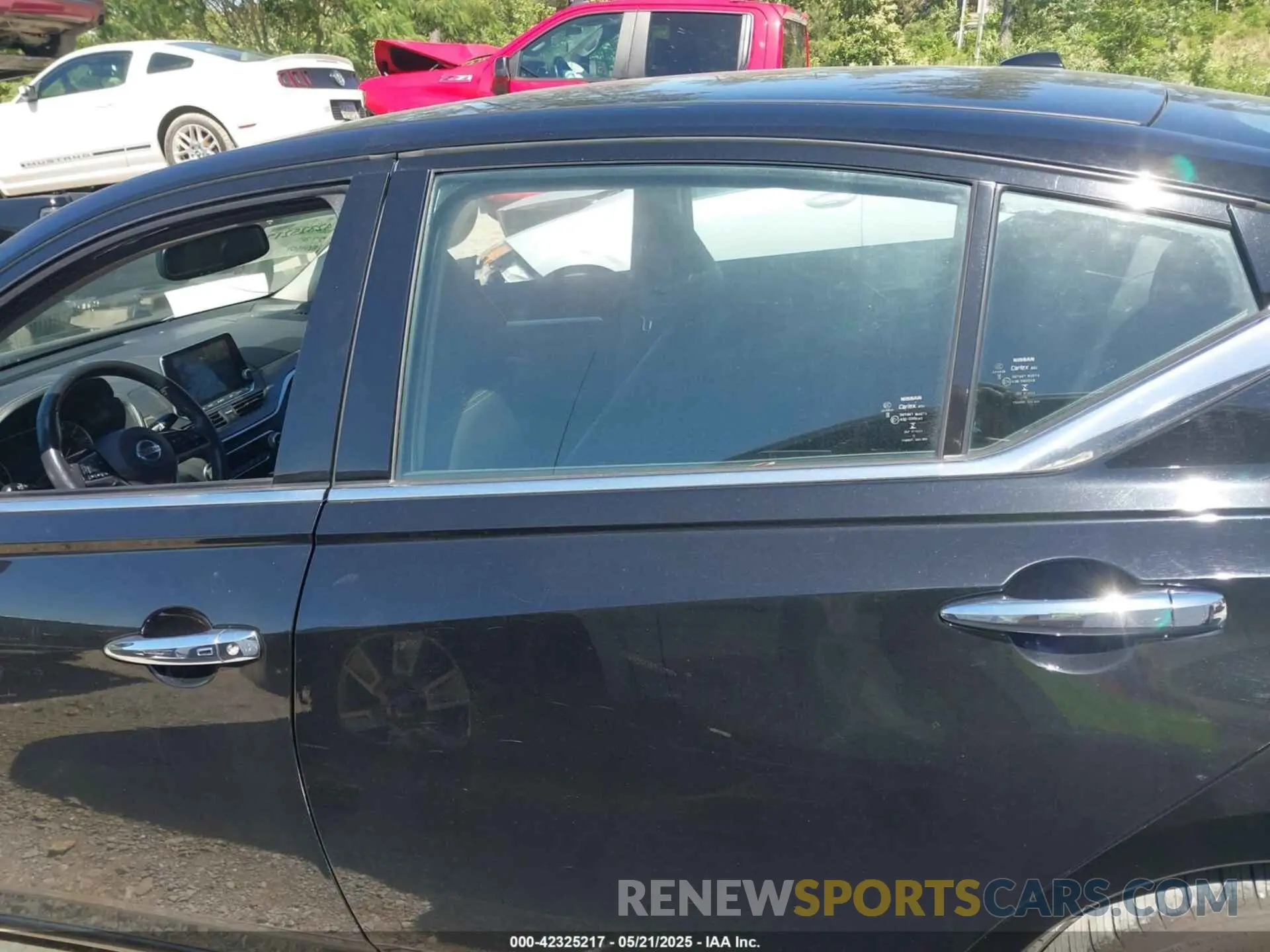 14 Photograph of a damaged car 1N4BL4EV7KC229536 NISSAN ALTIMA 2019