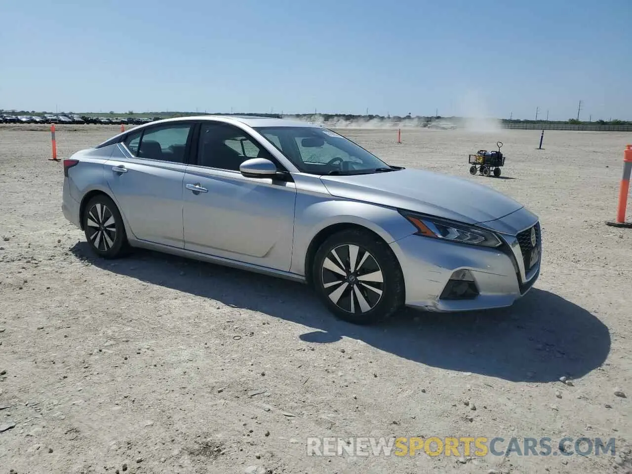 4 Photograph of a damaged car 1N4BL4EV7KC256574 NISSAN ALTIMA 2019
