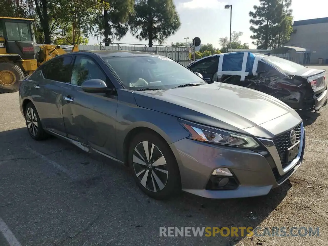 4 Photograph of a damaged car 1N4BL4EV8KC159111 NISSAN ALTIMA 2019