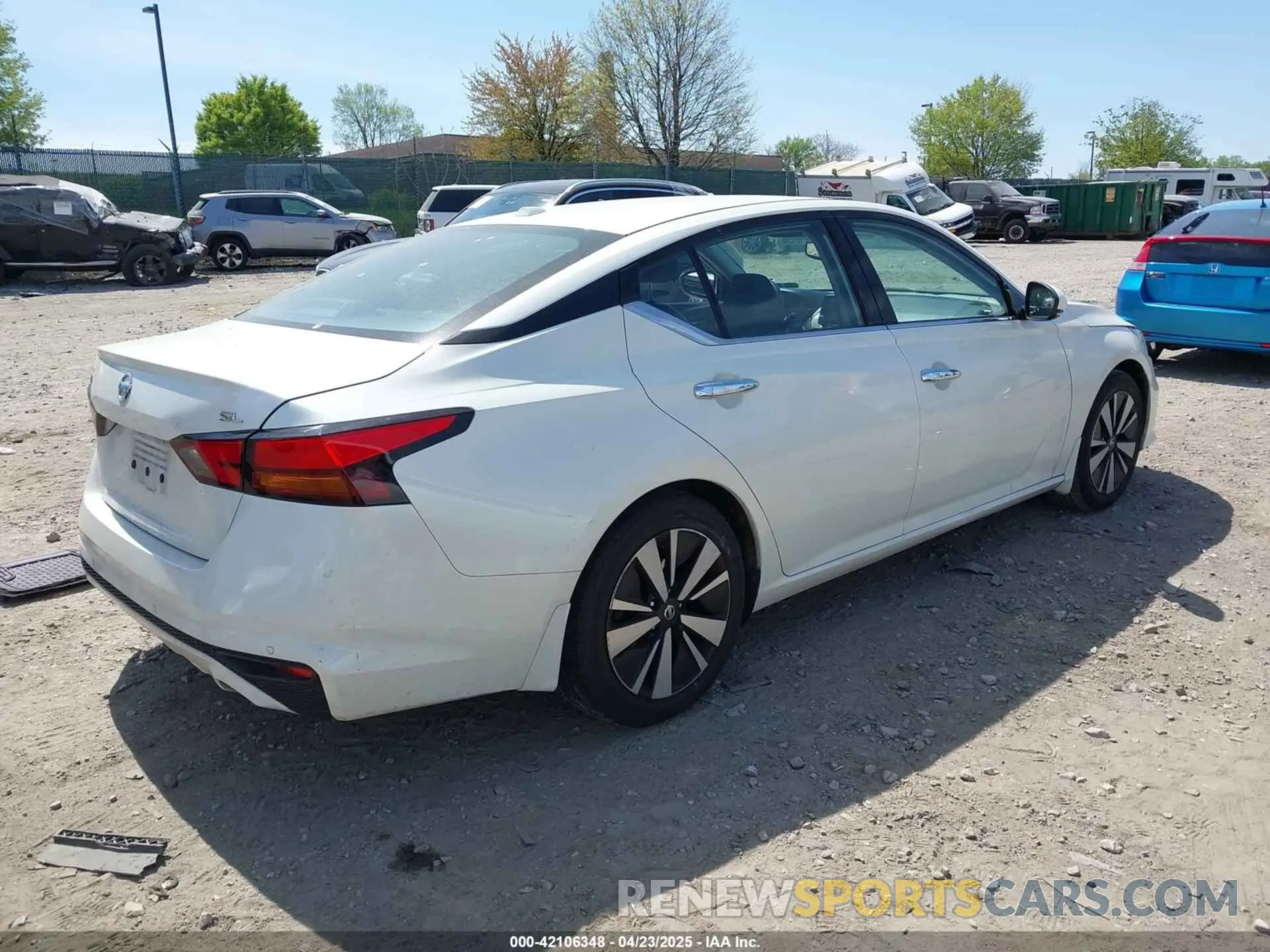 4 Photograph of a damaged car 1N4BL4EV8KC171159 NISSAN ALTIMA 2019