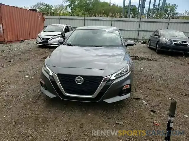 13 Photograph of a damaged car 1N4BL4EV8KC178497 NISSAN ALTIMA 2019