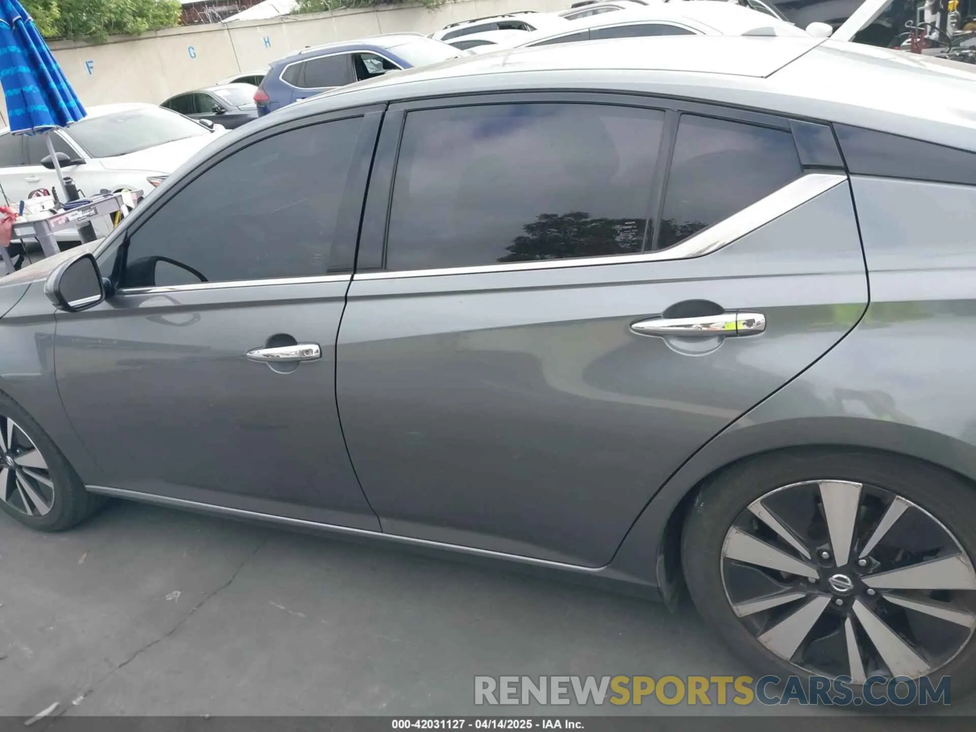 15 Photograph of a damaged car 1N4BL4EV8KC200773 NISSAN ALTIMA 2019