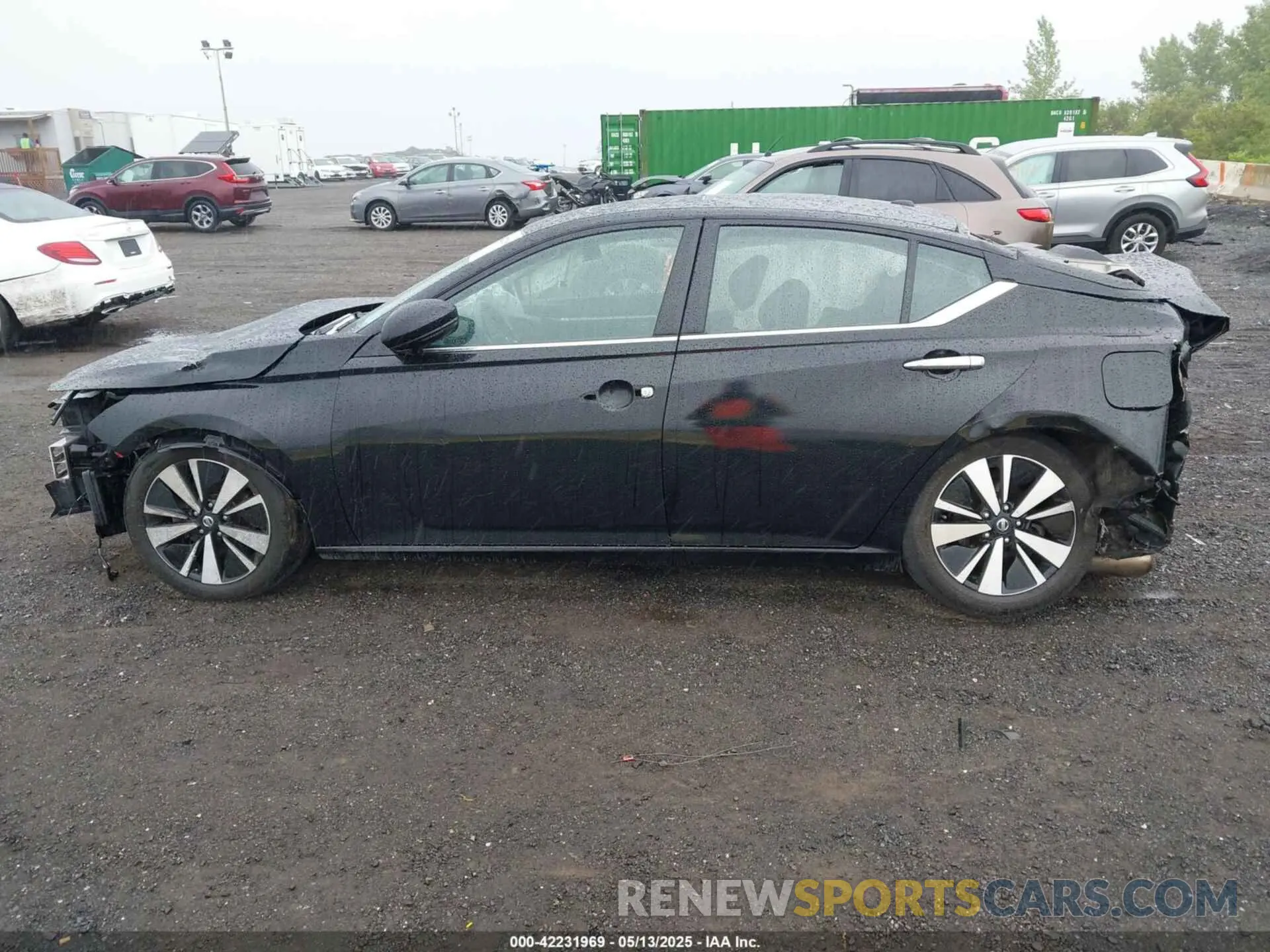 13 Photograph of a damaged car 1N4BL4EV8KC220957 NISSAN ALTIMA 2019