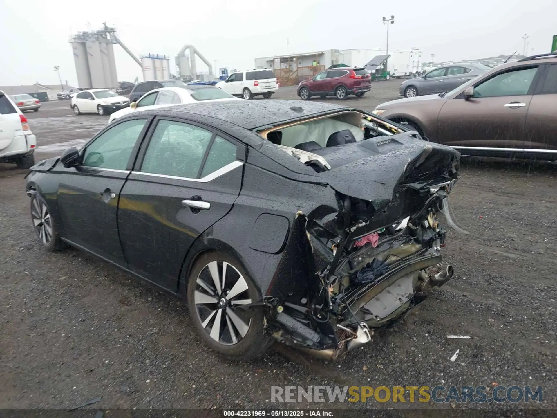 3 Photograph of a damaged car 1N4BL4EV8KC220957 NISSAN ALTIMA 2019