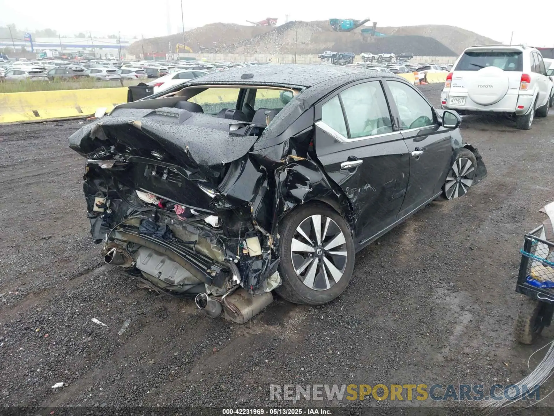 4 Photograph of a damaged car 1N4BL4EV8KC220957 NISSAN ALTIMA 2019