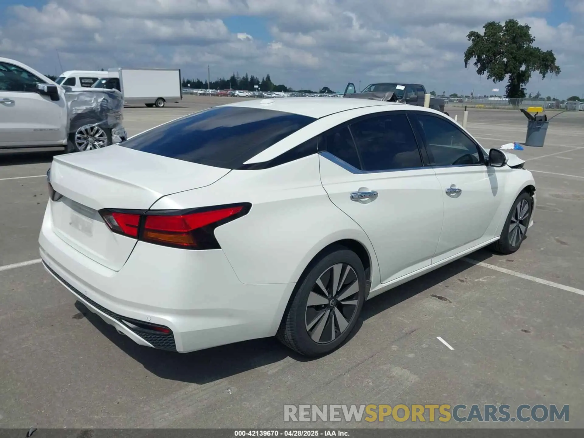 4 Фотография поврежденного автомобиля 1N4BL4EV9KC103050 NISSAN ALTIMA 2019