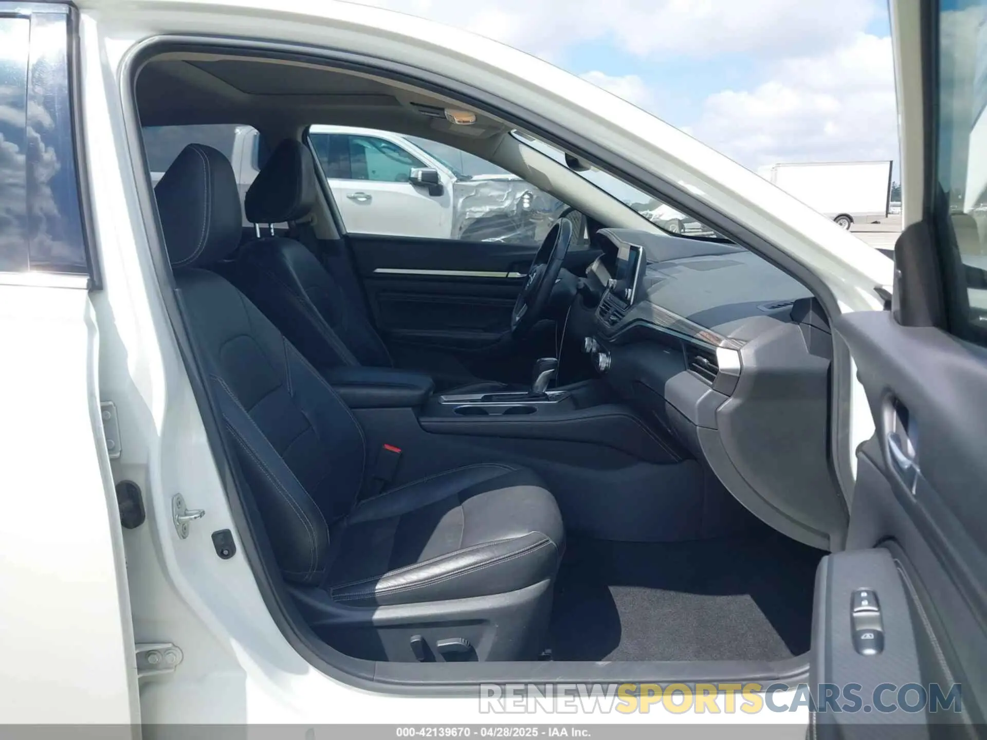 5 Фотография поврежденного автомобиля 1N4BL4EV9KC103050 NISSAN ALTIMA 2019