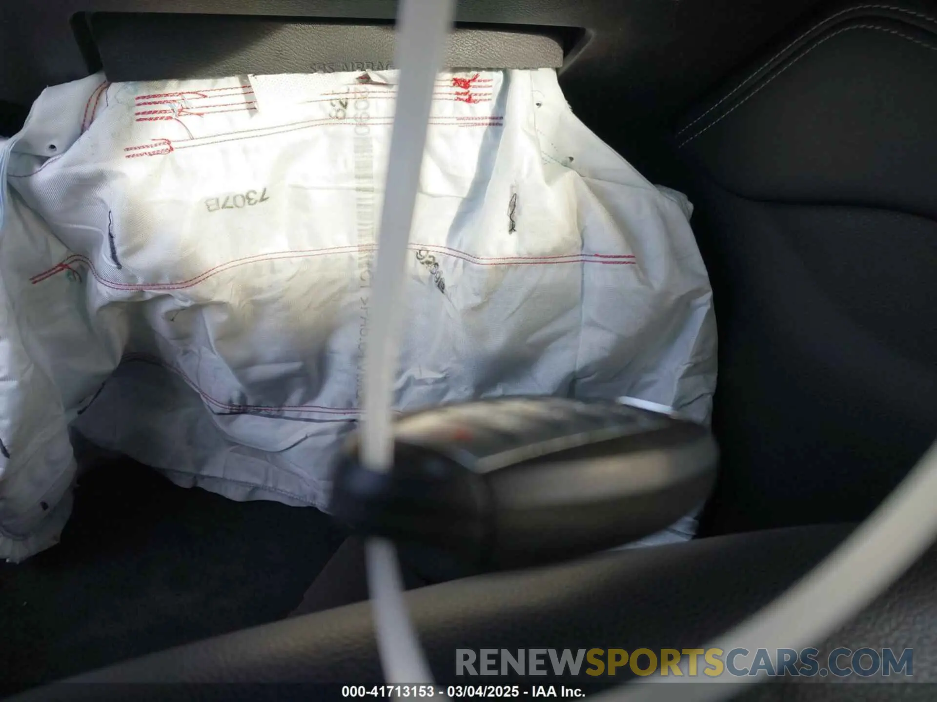 11 Photograph of a damaged car 1N4BL4EV9KC156220 NISSAN ALTIMA 2019