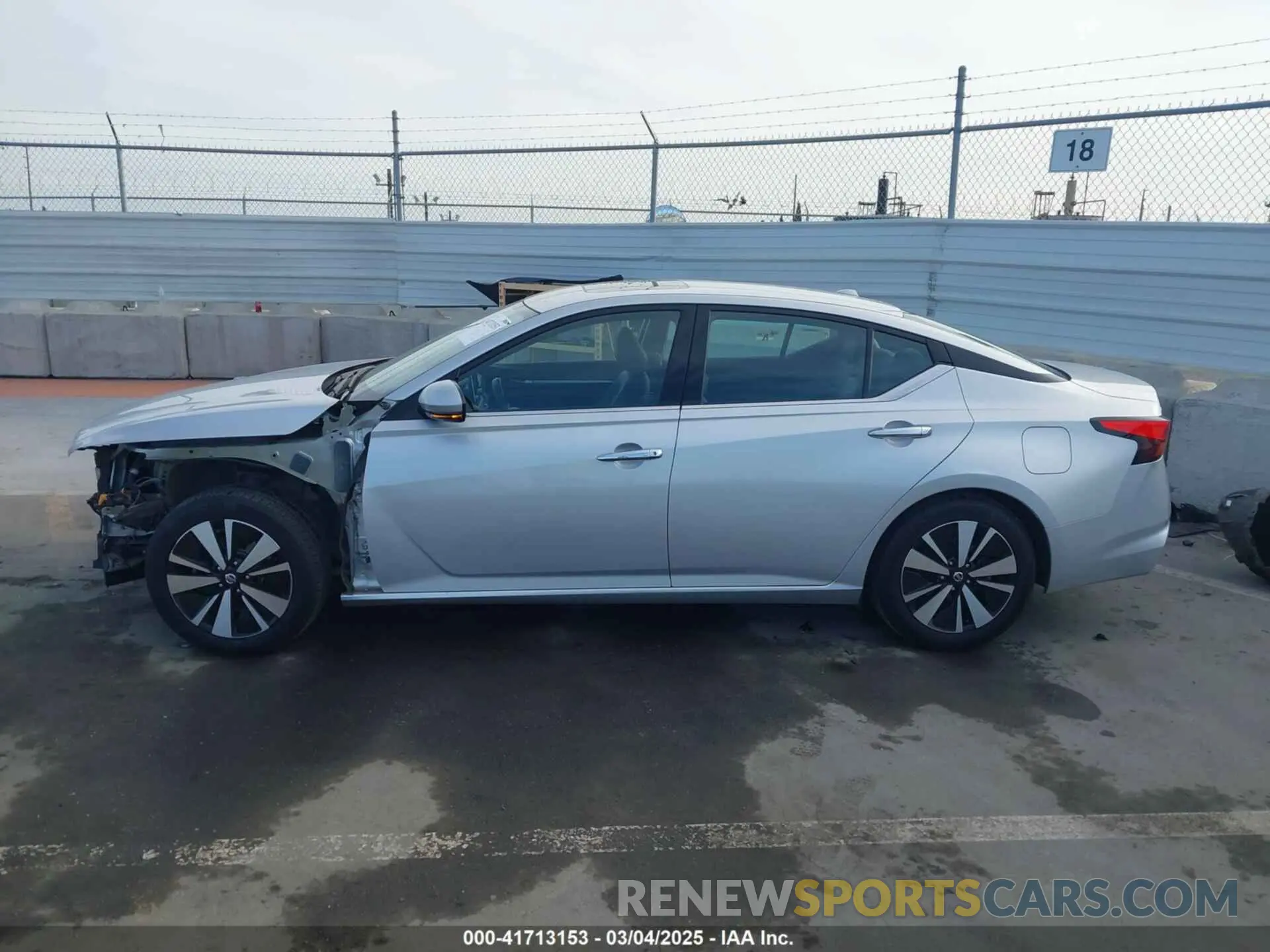 15 Photograph of a damaged car 1N4BL4EV9KC156220 NISSAN ALTIMA 2019