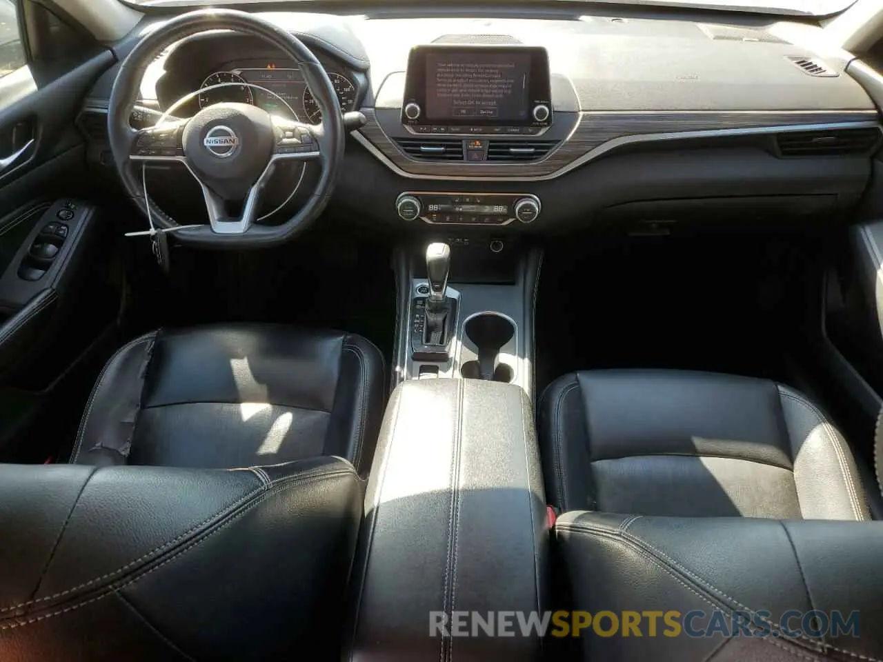 8 Photograph of a damaged car 1N4BL4EV9KC156556 NISSAN ALTIMA 2019