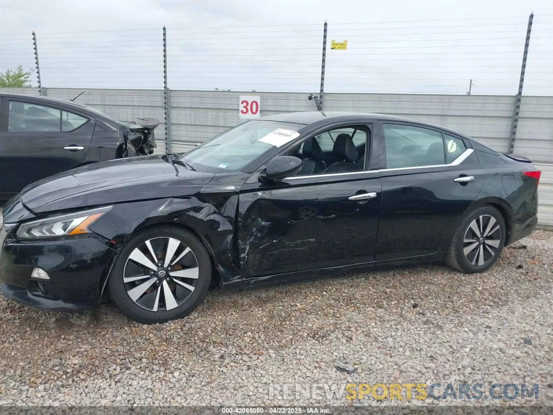 13 Photograph of a damaged car 1N4BL4EV9KC171803 NISSAN ALTIMA 2019