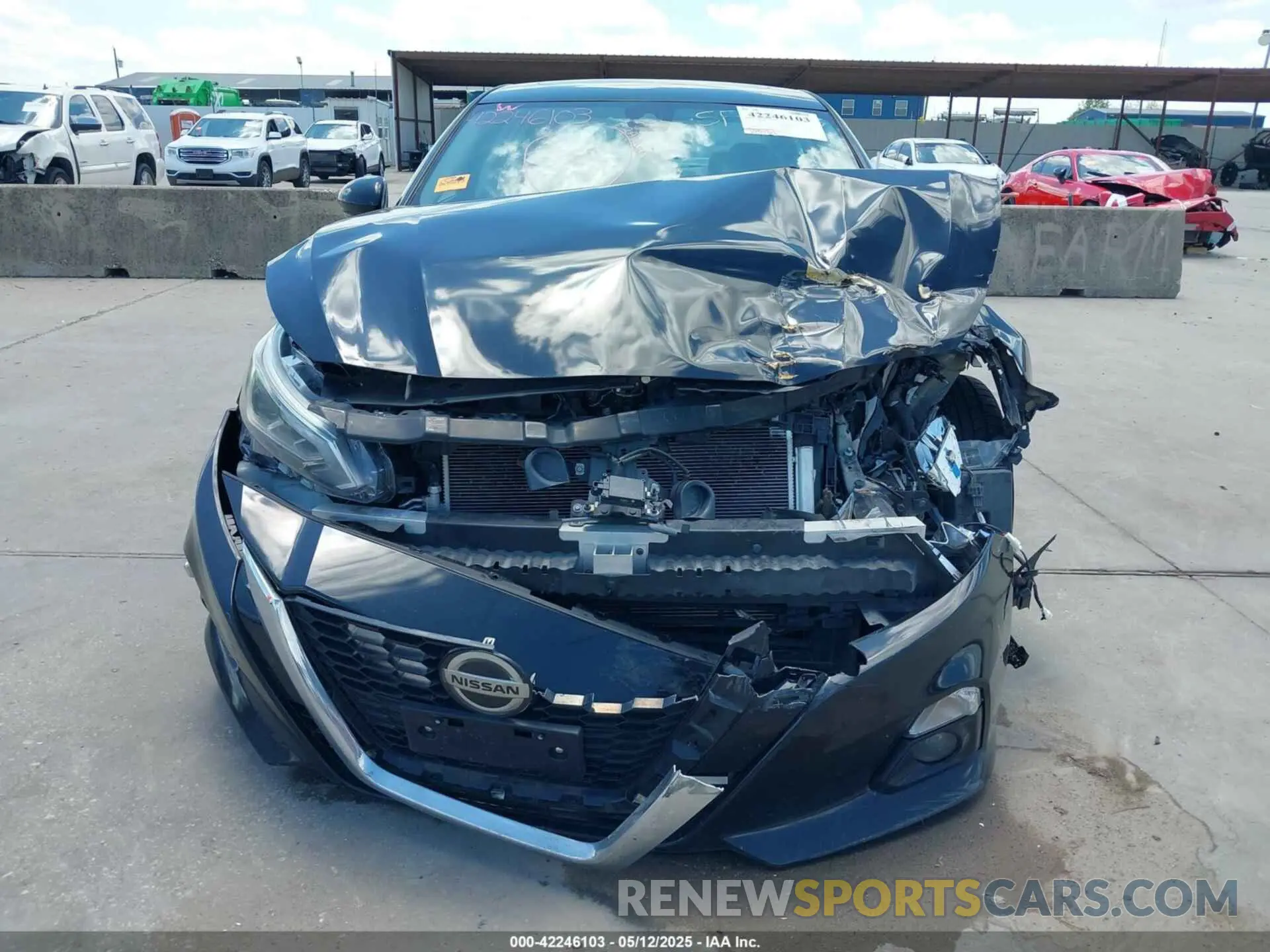 13 Photograph of a damaged car 1N4BL4EV9KC224015 NISSAN ALTIMA 2019