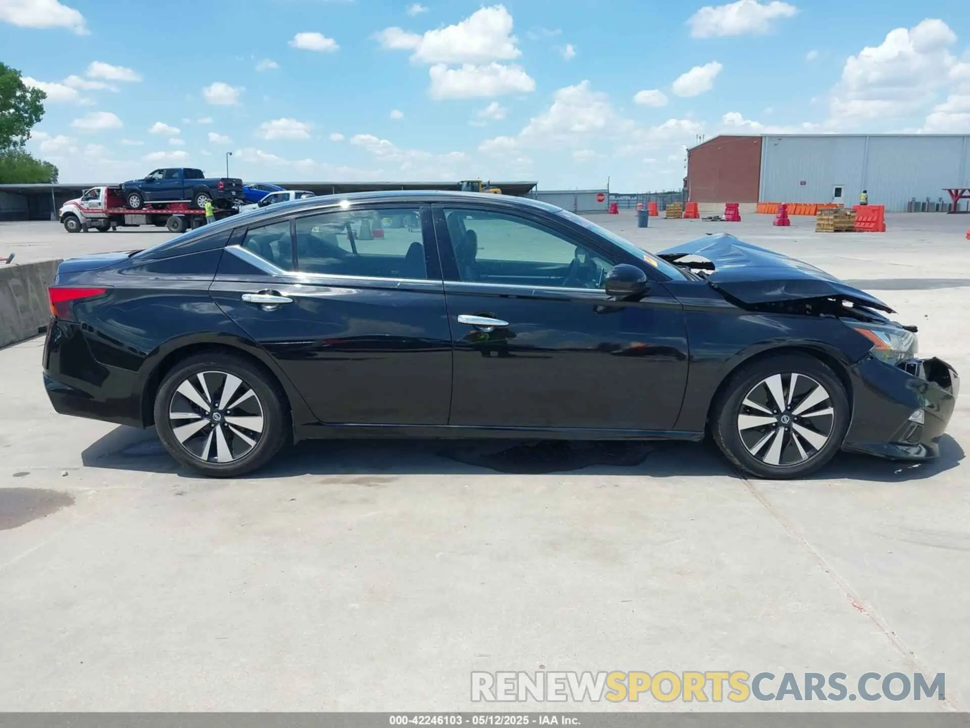 14 Photograph of a damaged car 1N4BL4EV9KC224015 NISSAN ALTIMA 2019