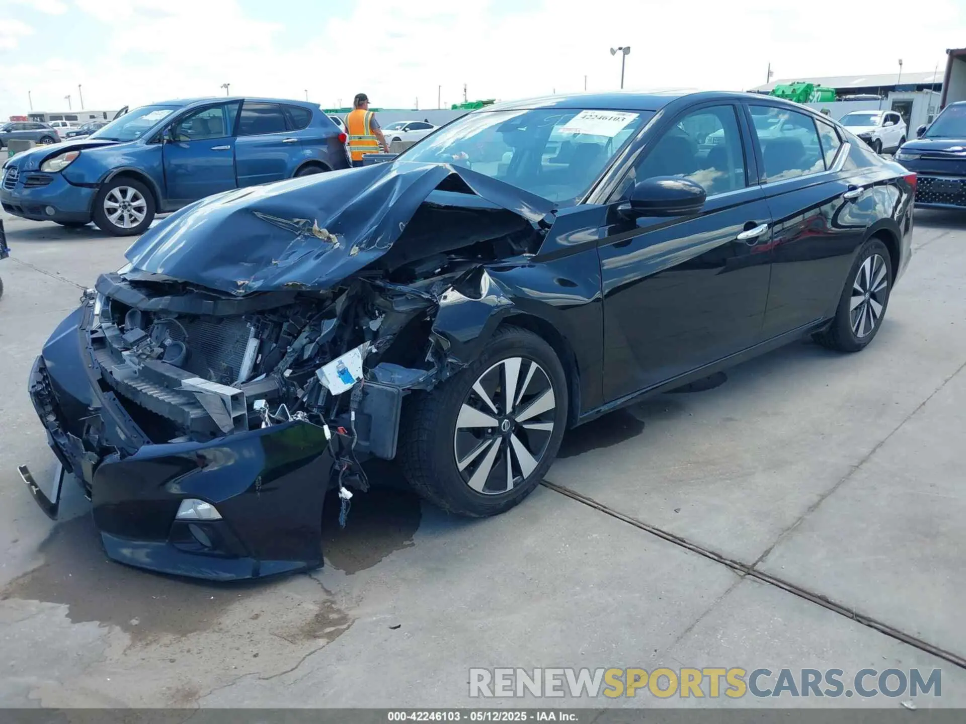 2 Photograph of a damaged car 1N4BL4EV9KC224015 NISSAN ALTIMA 2019