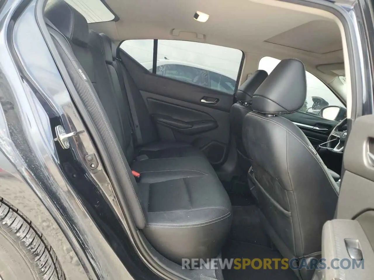 10 Photograph of a damaged car 1N4BL4EVXKC129317 NISSAN ALTIMA 2019