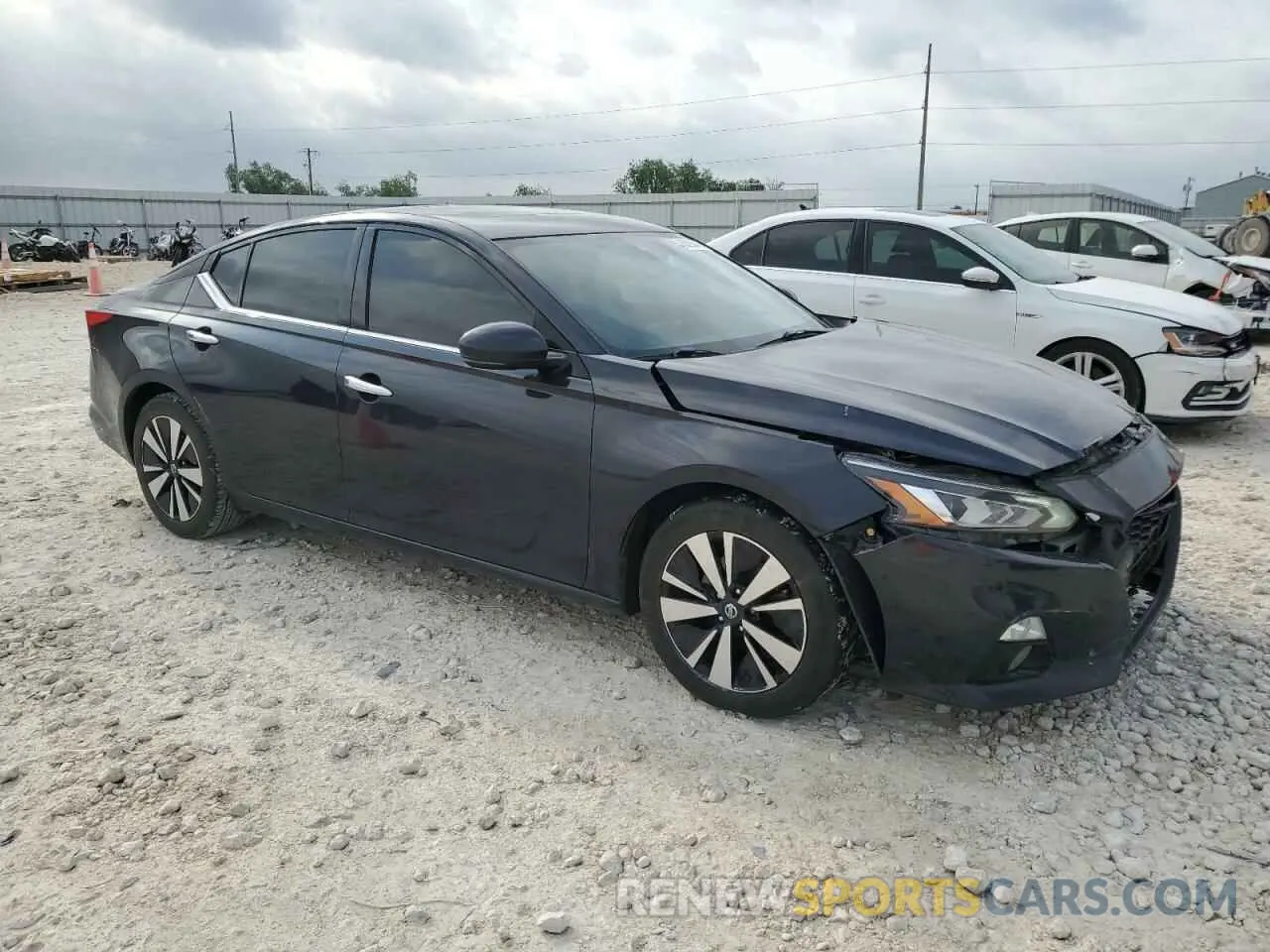 4 Photograph of a damaged car 1N4BL4EVXKC129317 NISSAN ALTIMA 2019