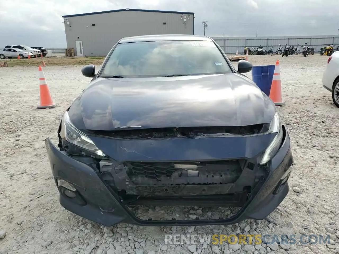 5 Photograph of a damaged car 1N4BL4EVXKC129317 NISSAN ALTIMA 2019