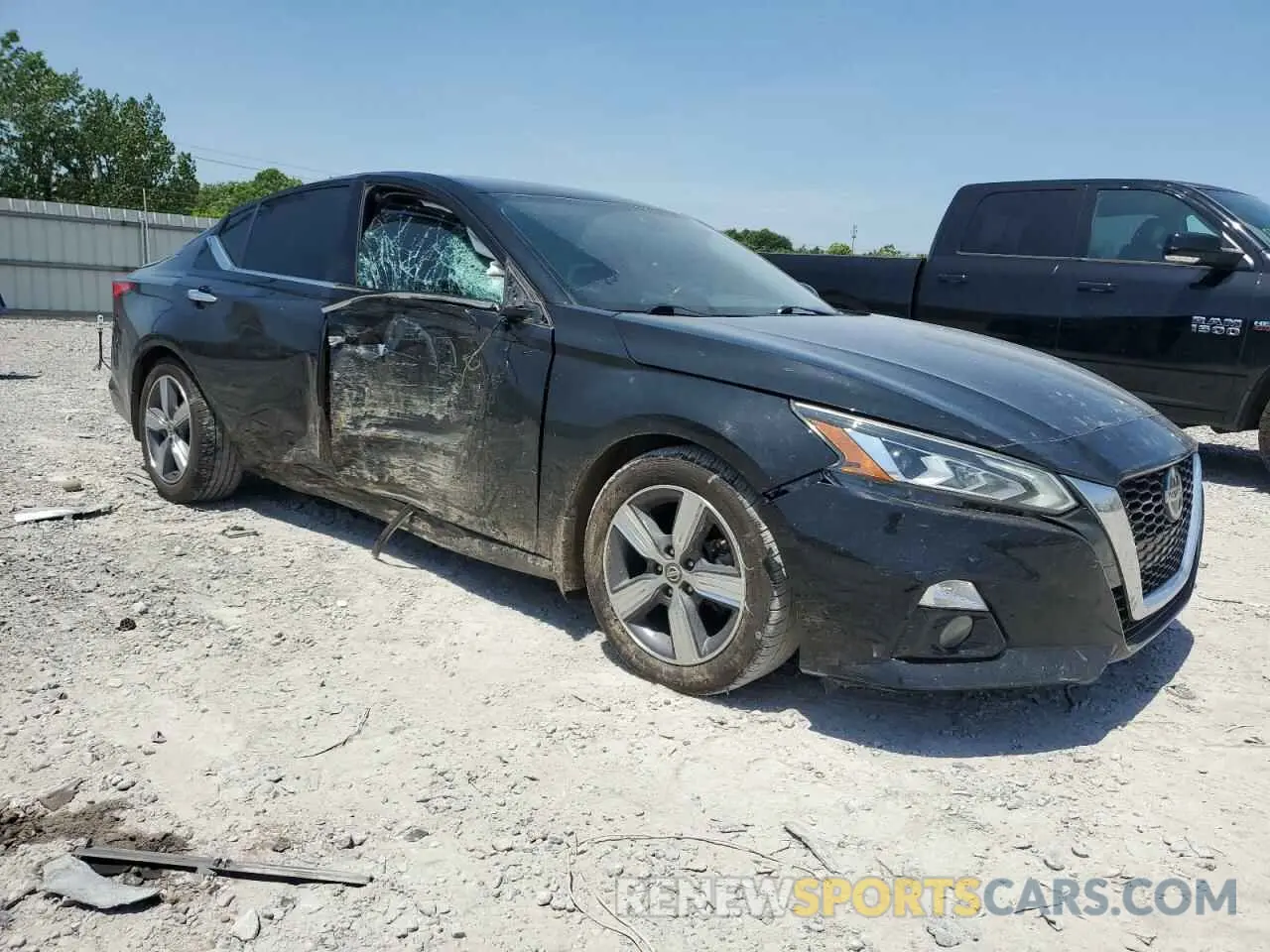 4 Photograph of a damaged car 1N4BL4EVXKC181465 NISSAN ALTIMA 2019