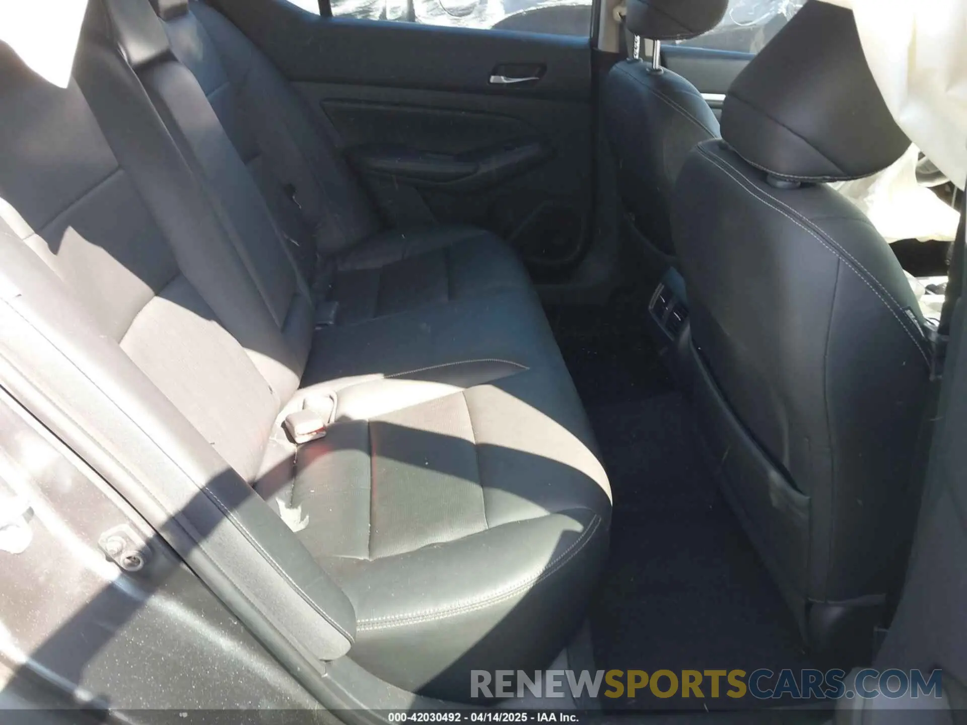 8 Photograph of a damaged car 1N4BL4EVXKC191378 NISSAN ALTIMA 2019