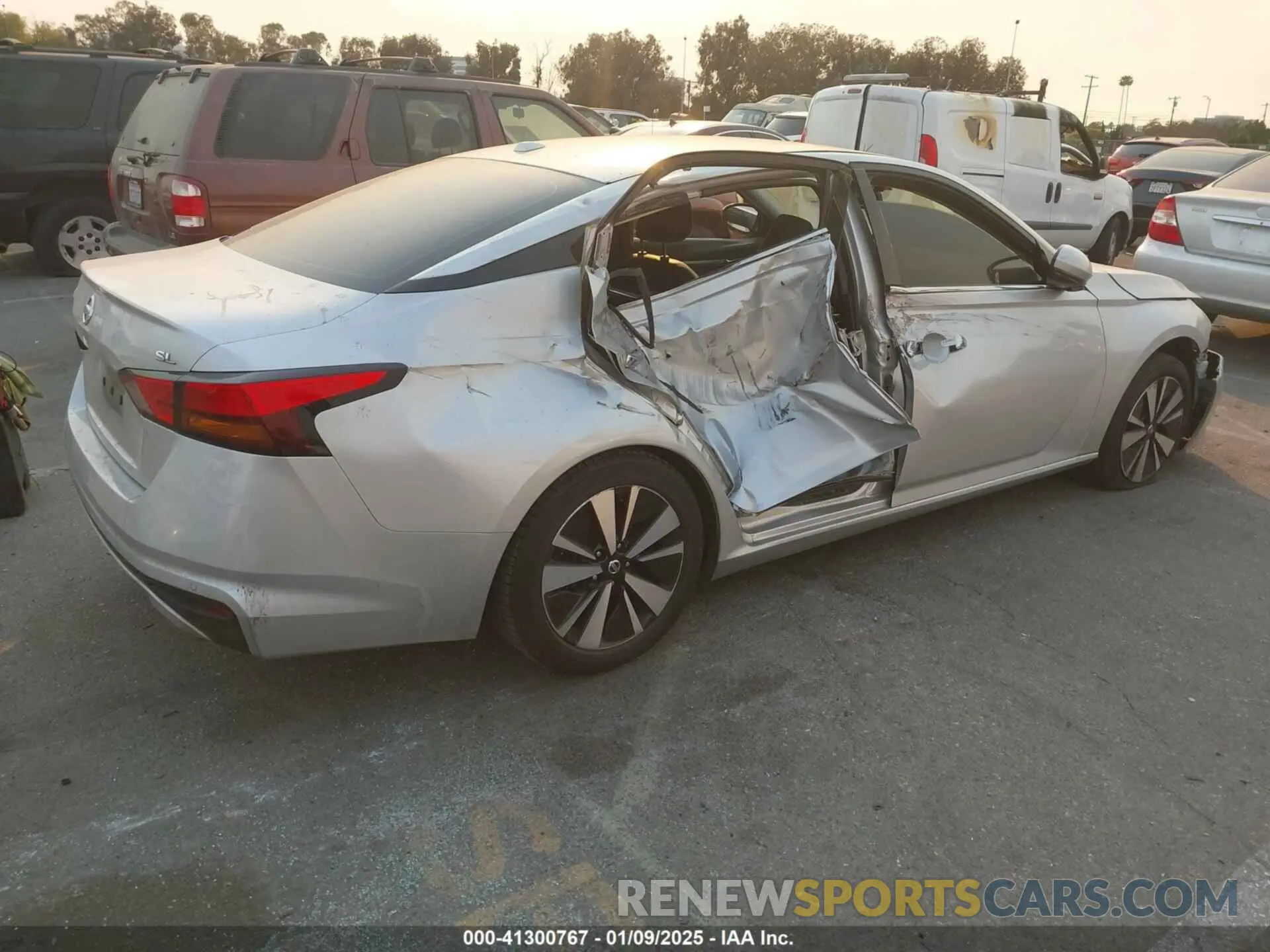 4 Фотография поврежденного автомобиля 1N4BL4EVXKC230115 NISSAN ALTIMA 2019