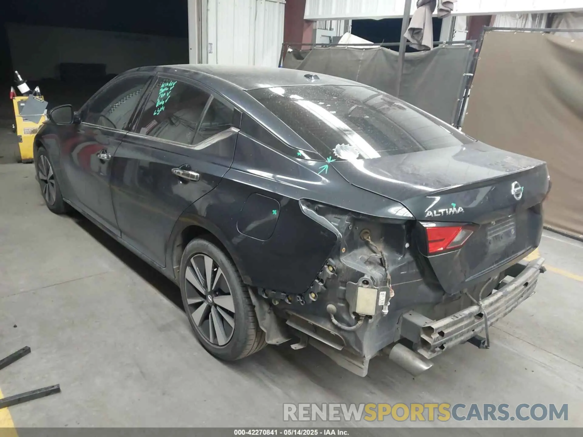 3 Photograph of a damaged car 1N4BL4EVXKC240546 NISSAN ALTIMA 2019