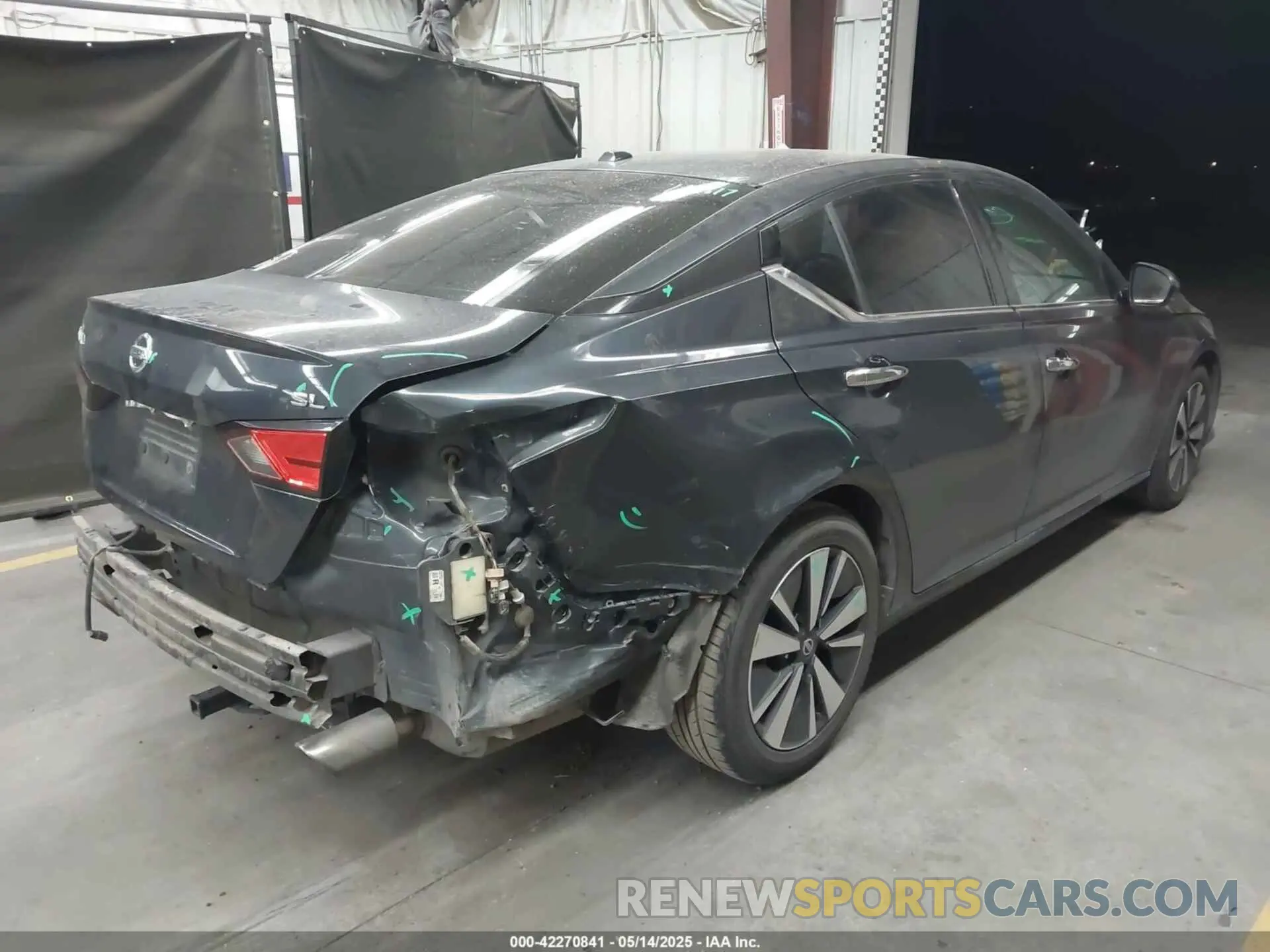 4 Photograph of a damaged car 1N4BL4EVXKC240546 NISSAN ALTIMA 2019
