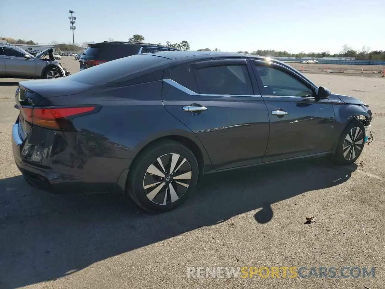 3 Photograph of a damaged car 1N4BL4EW0KC190118 NISSAN ALTIMA 2019
