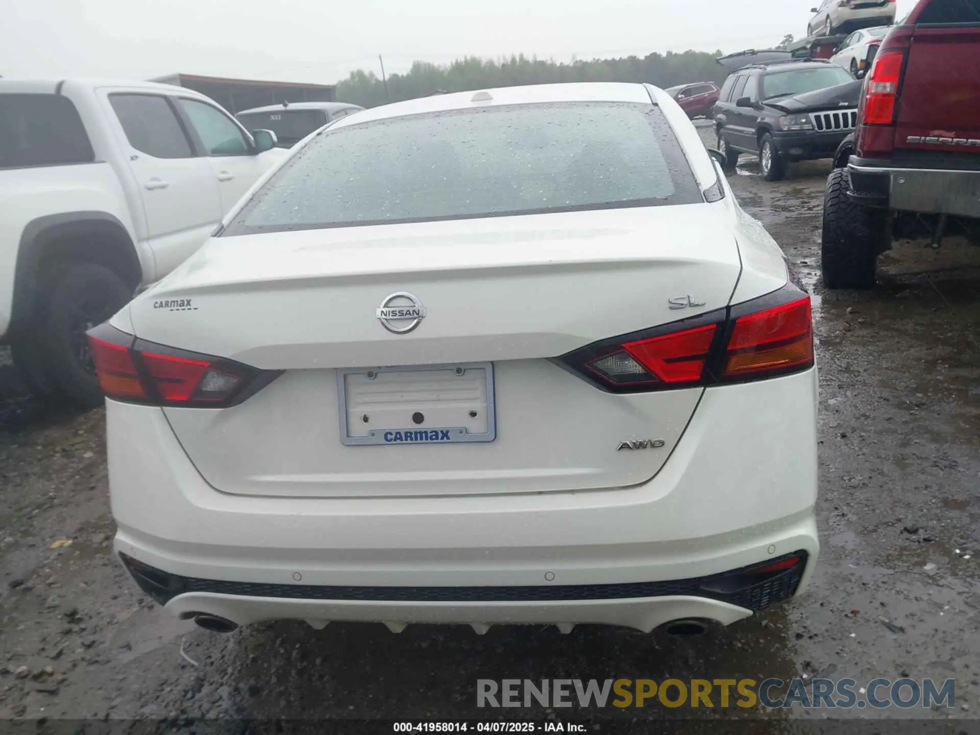 17 Photograph of a damaged car 1N4BL4EW3KN312958 NISSAN ALTIMA 2019